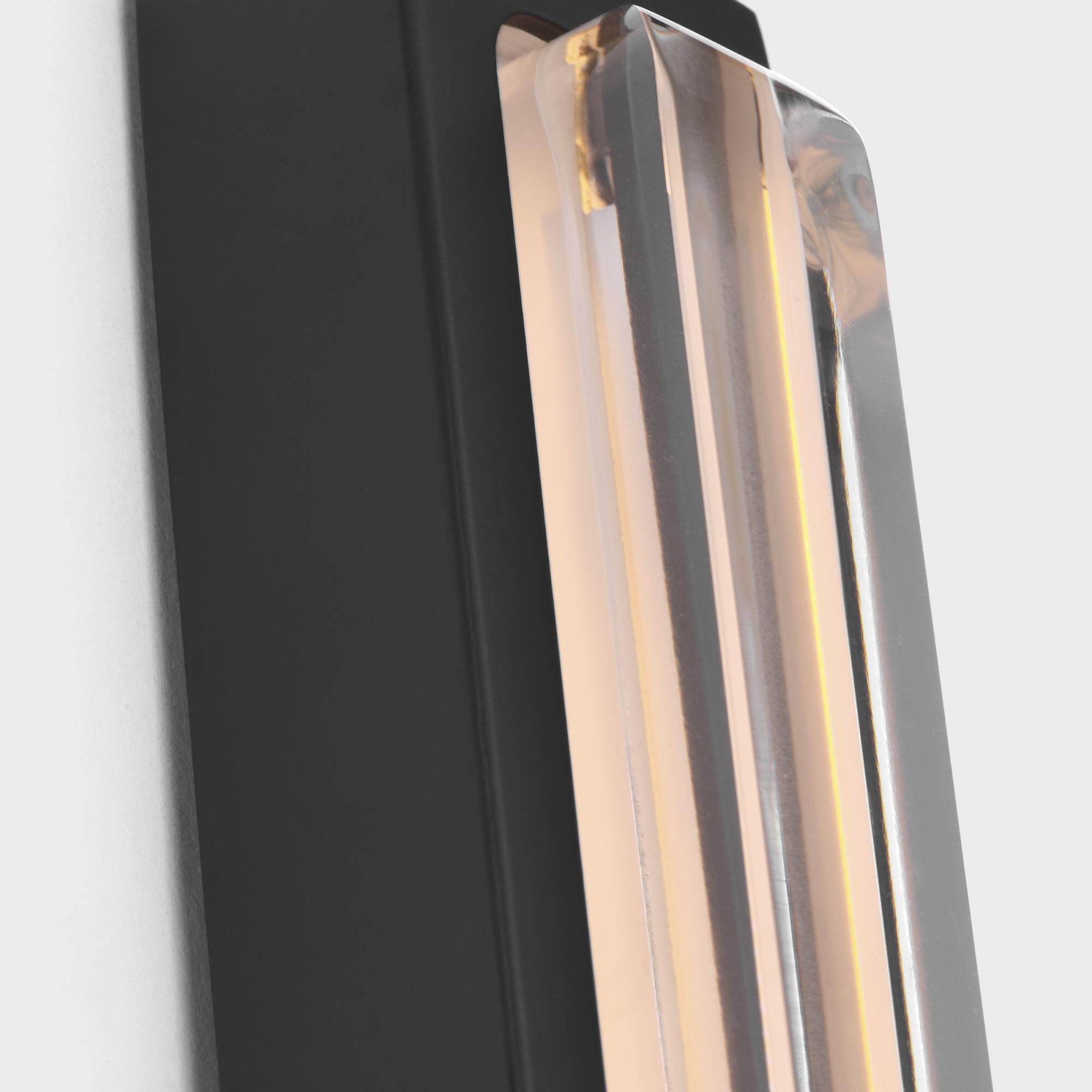 Shown in Nightshade Black finish and Clear Crystal glass