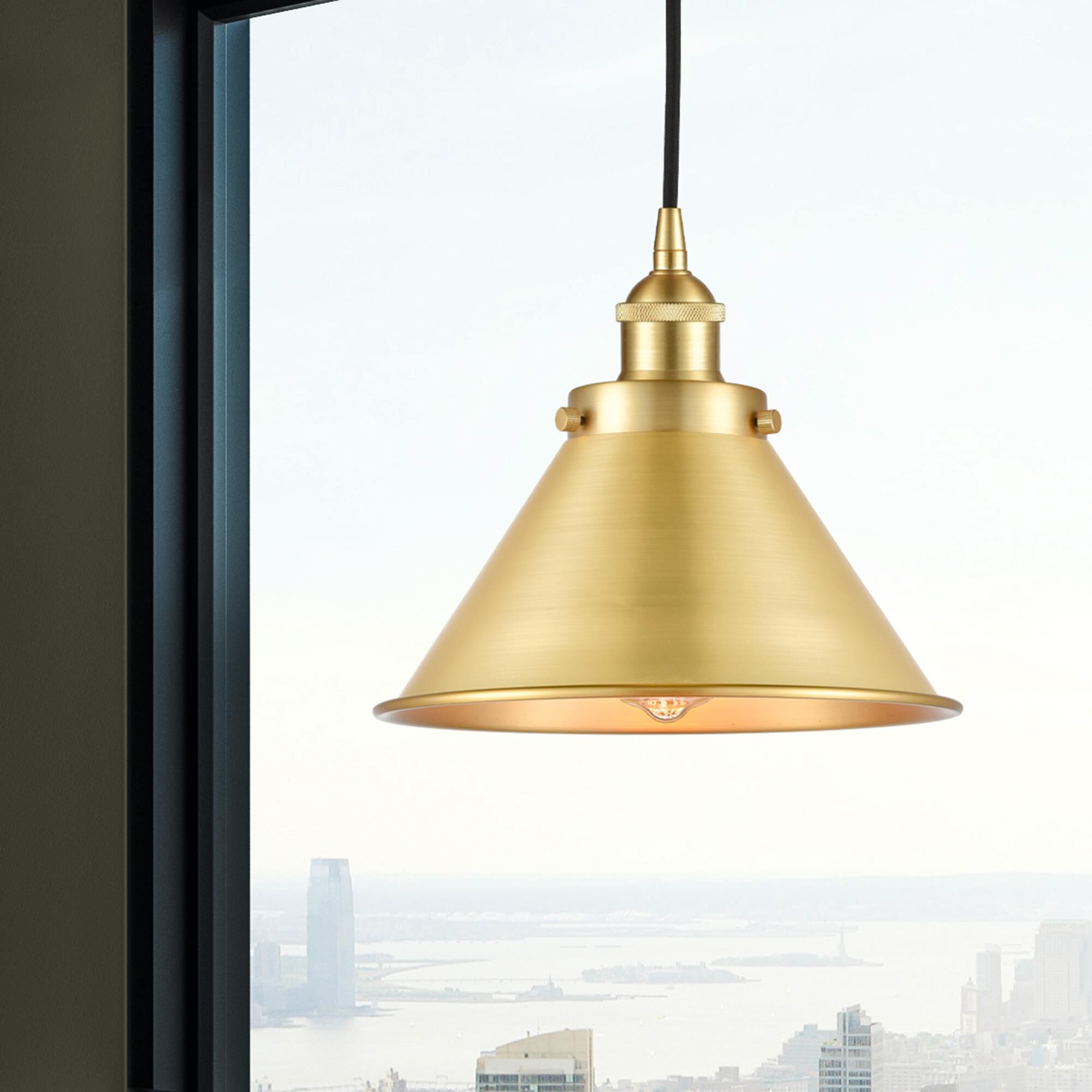 Shown in Satin Gold finish and Satin Gold Briarcliff shade