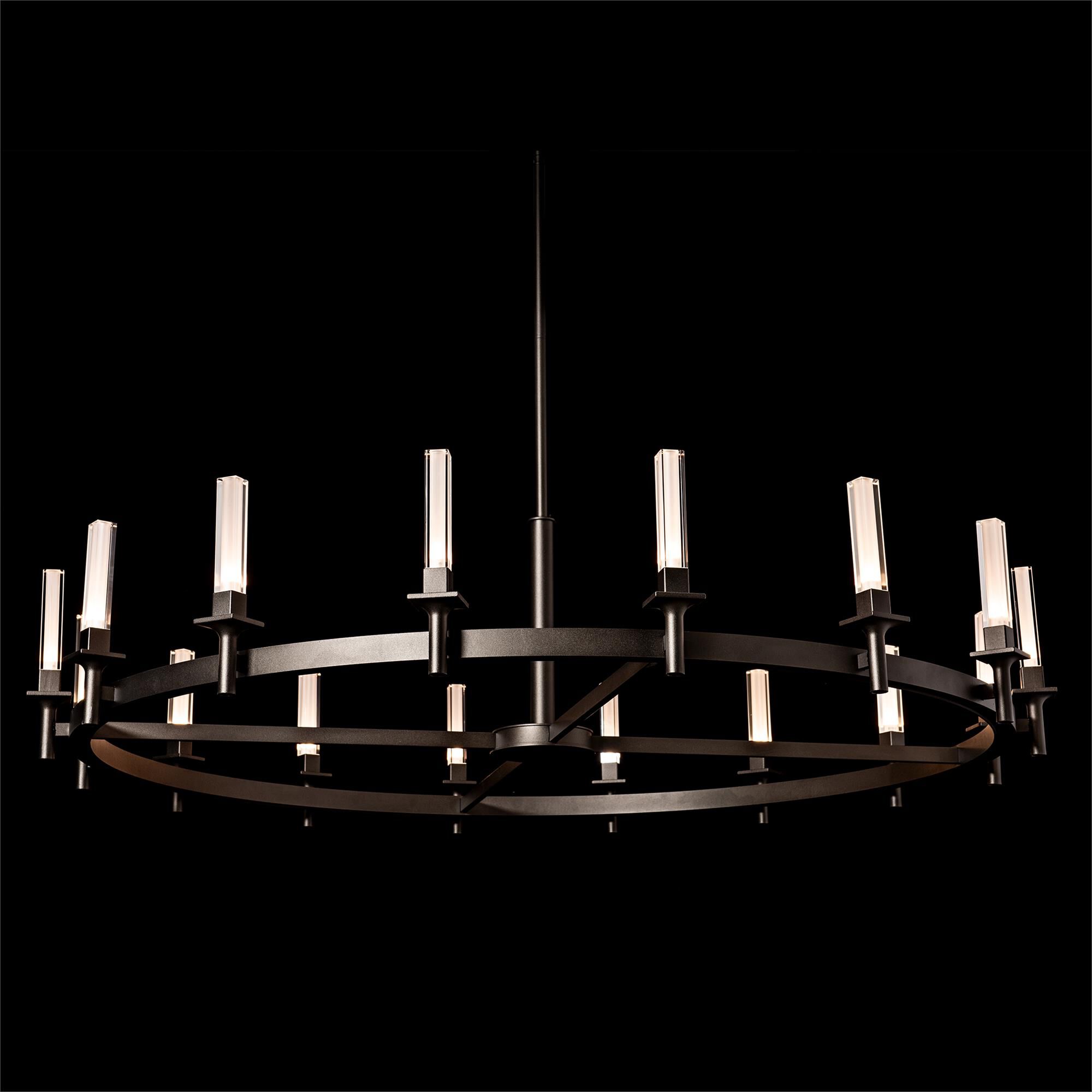Shown in Oil Rubbed Bronze finish and Frosted shade