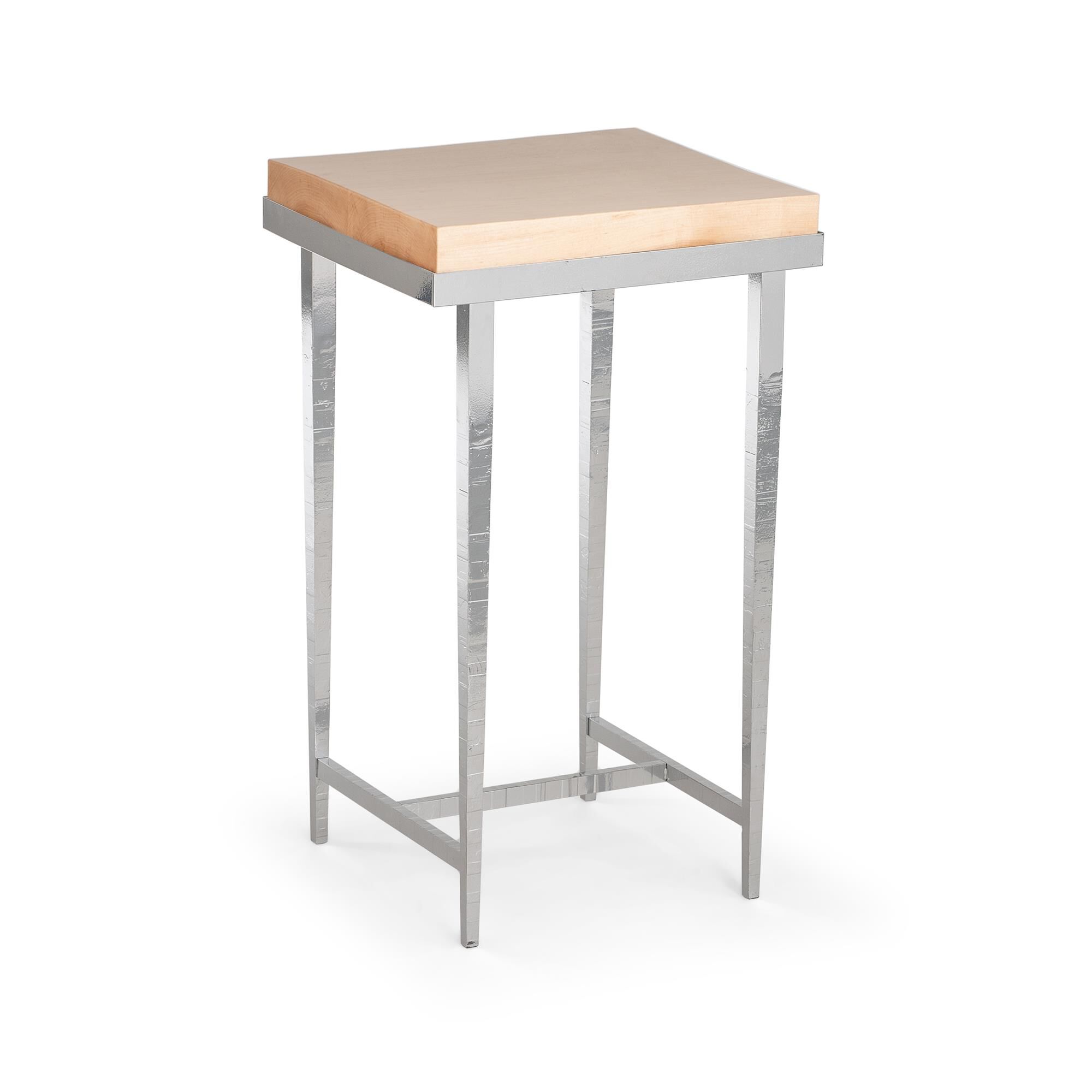Shown in Sterling finish and Maple Natural accent