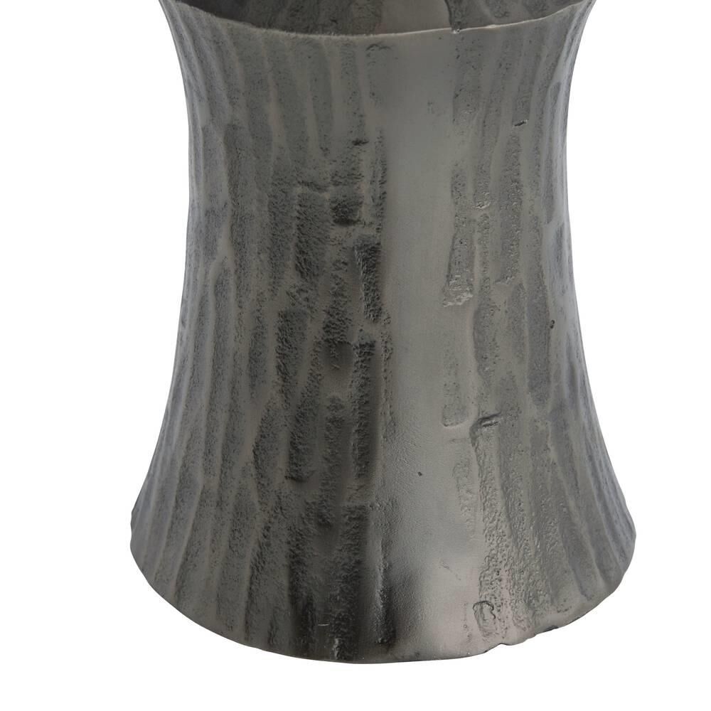 Shown in Graphite finish