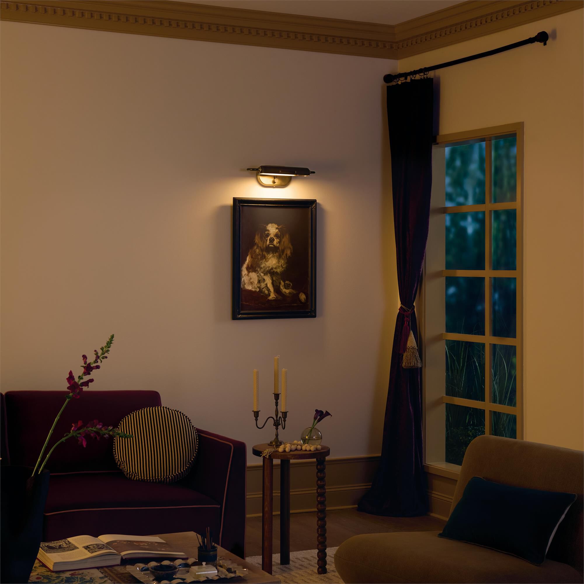 Shown in Lacquered Bronze finish and Metal shade