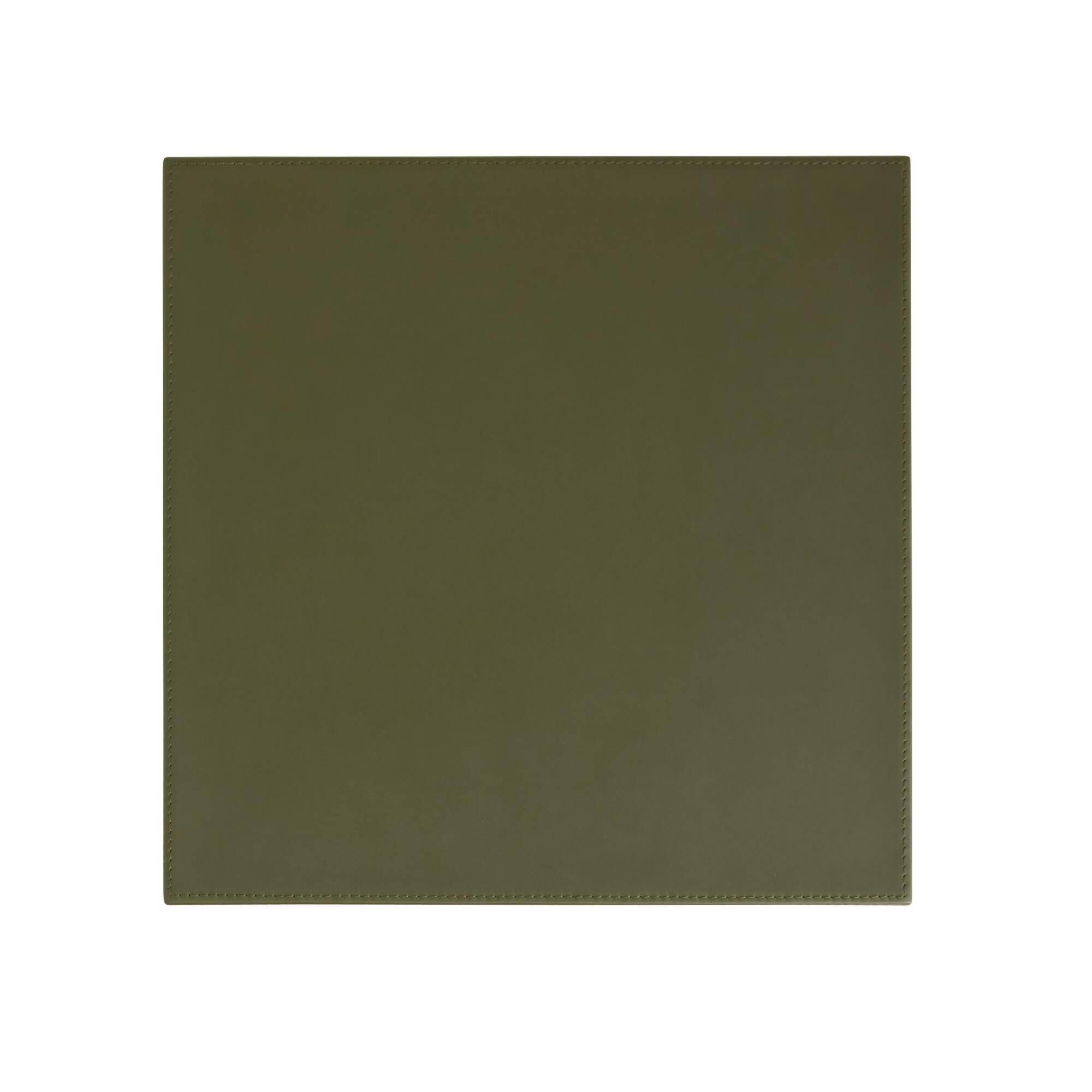Shown in Pistachio and Ebony finish