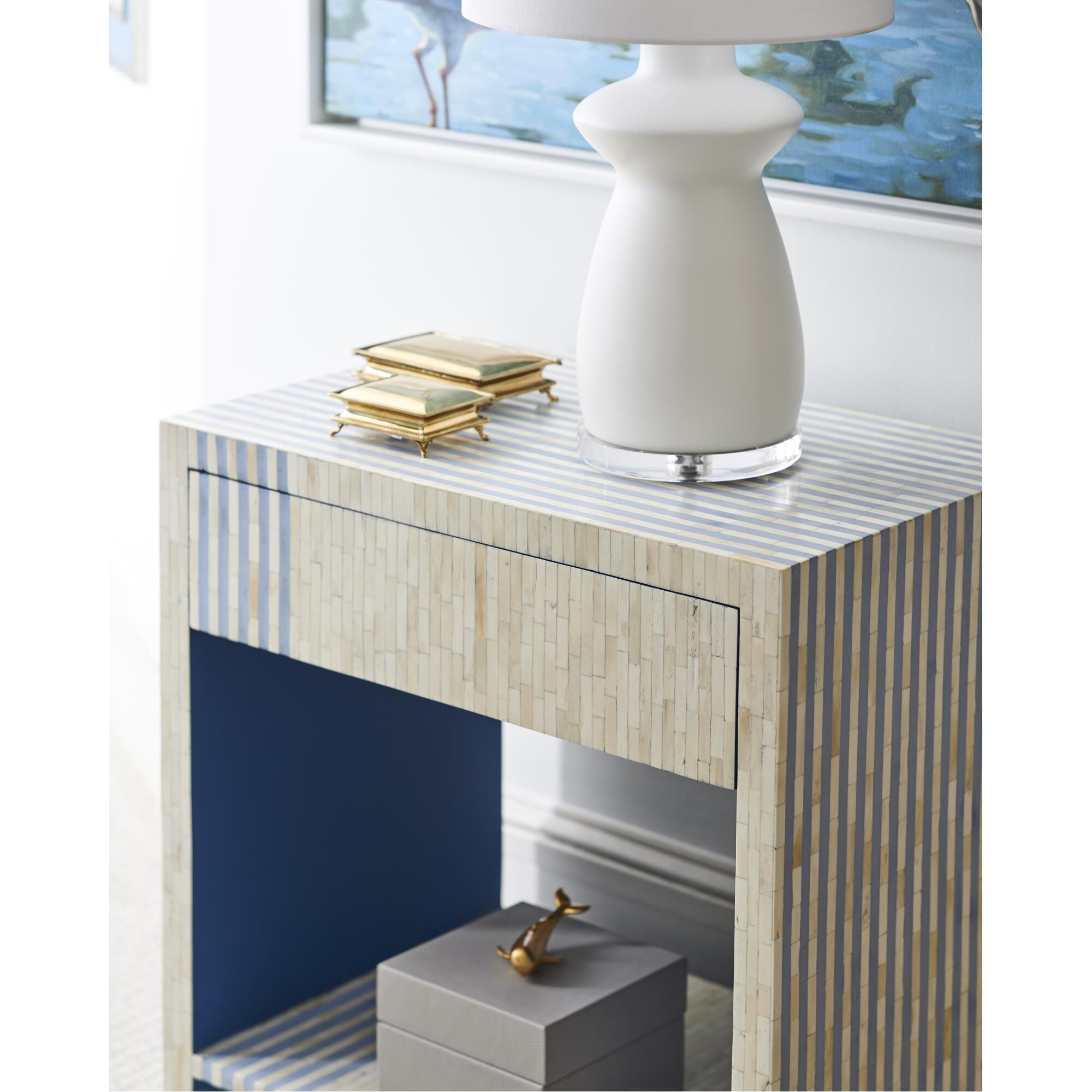 Shown in Light Gray/Metallic Gold finish