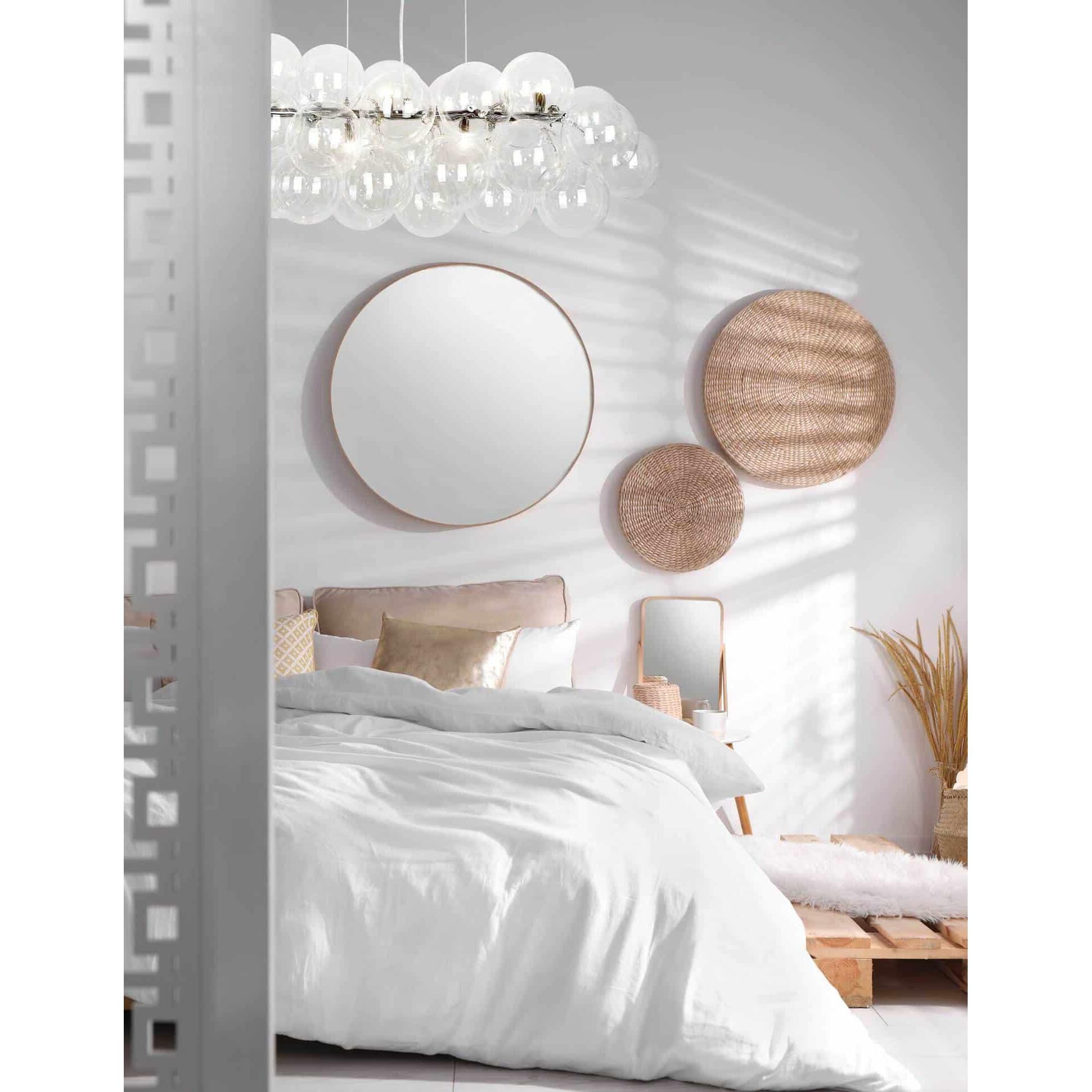 Shown in Polished Chrome finish and Clear accent