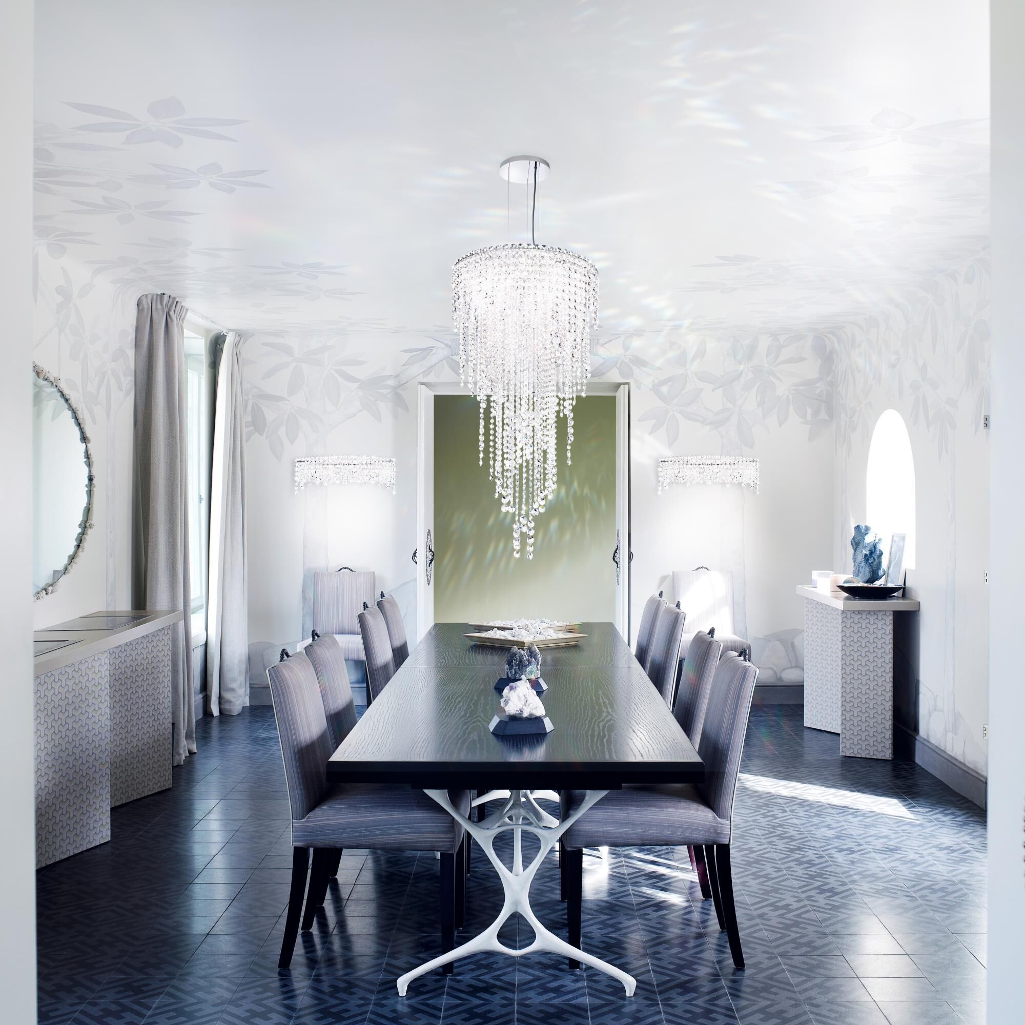 Shown in Polished Stainless Steel finish and Clear Heritage crystal