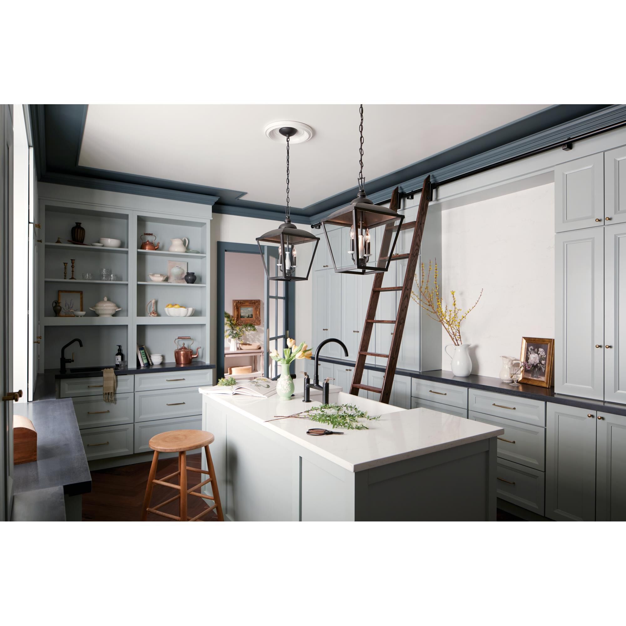 Shown in Anvil Iron finish and Transparent glass