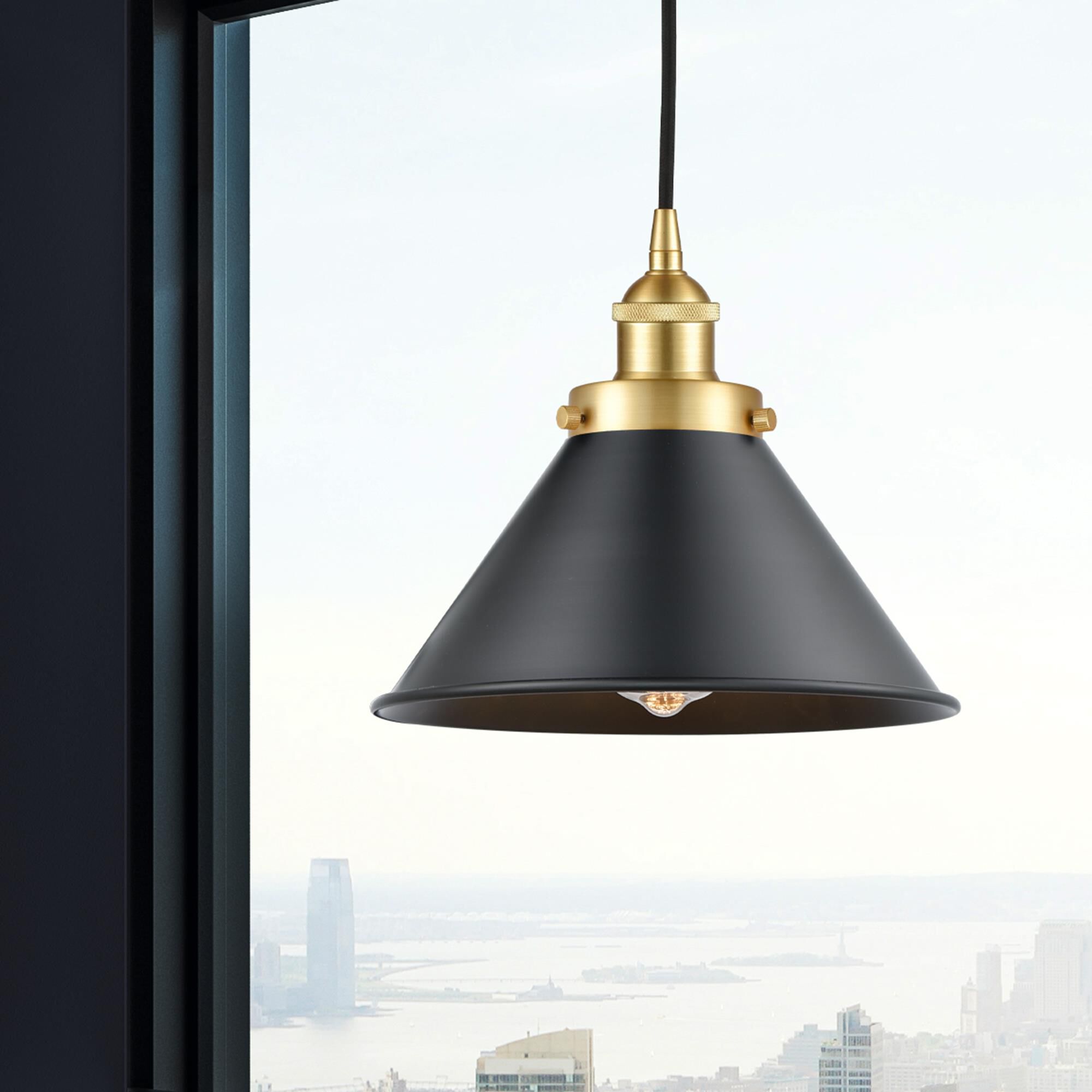 Shown in Satin Gold finish and Satin Gold Briarcliff shade