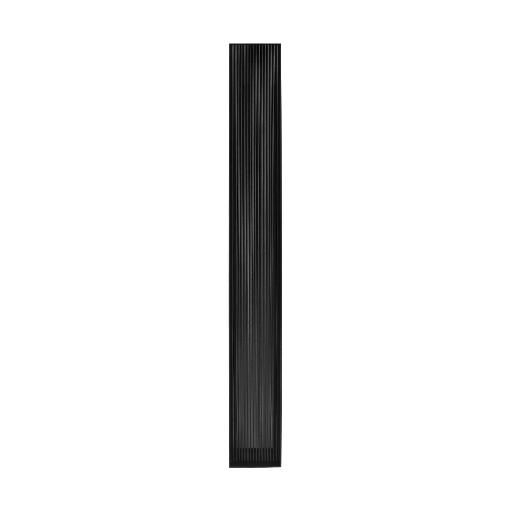 Shown in Outdoor Black finish and Aluminum shade