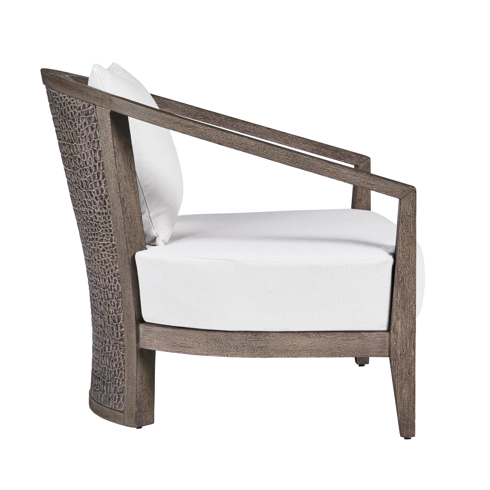 Shown in Pearl and Kona finish