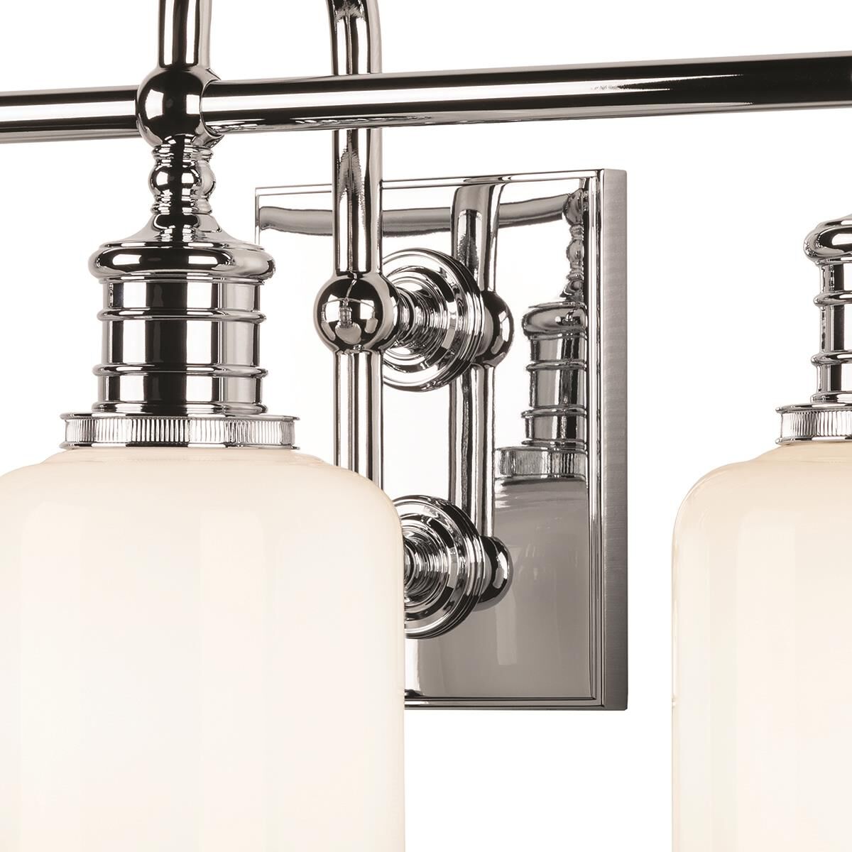 Shown in Polished Chrome finish and Opal Glossy glass