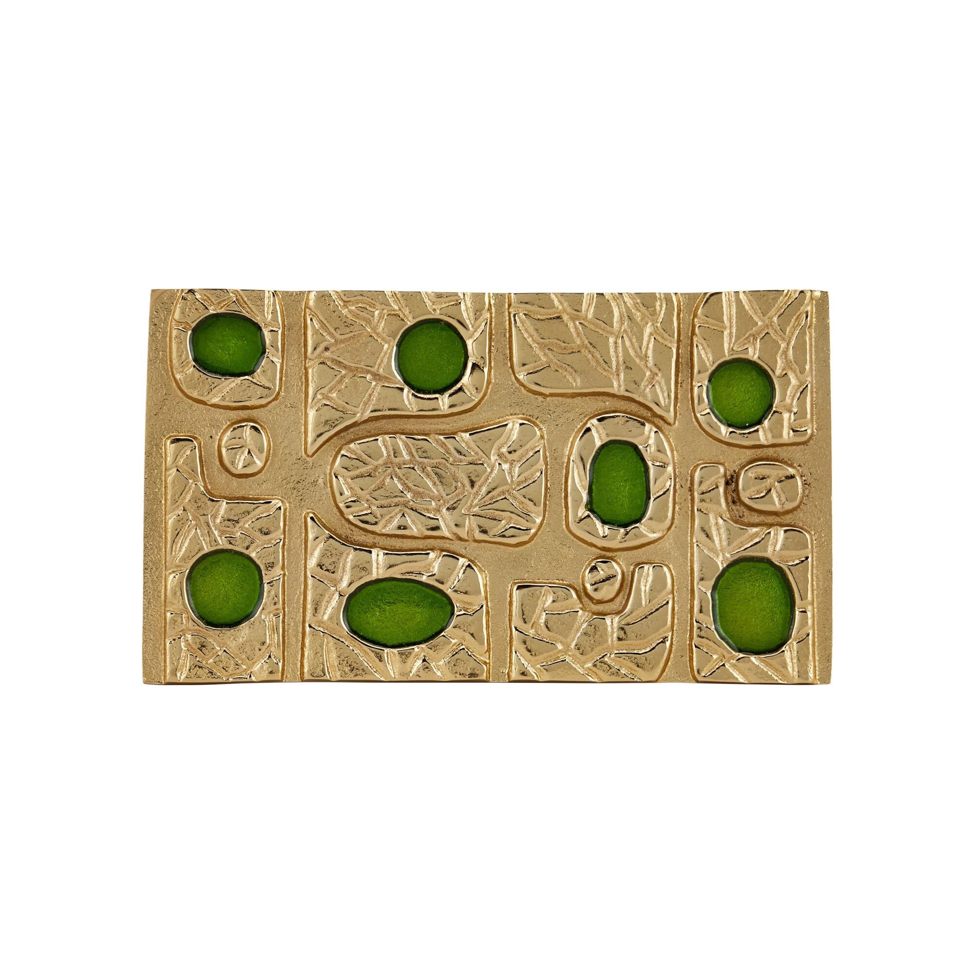 Shown in Gold, Green, Black finish