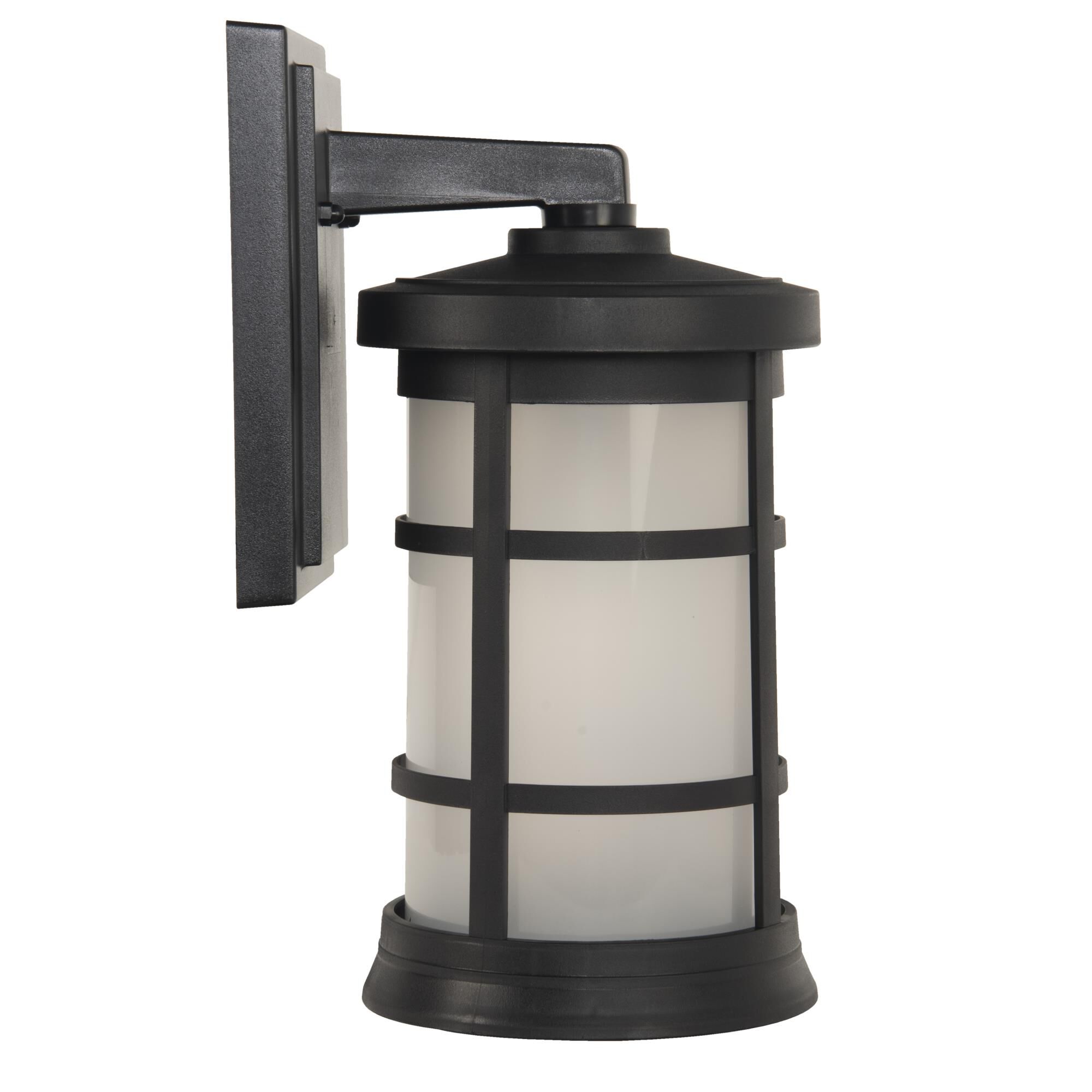 Shown in Textured Matte Black finish and Frosted Polycarbonate shade