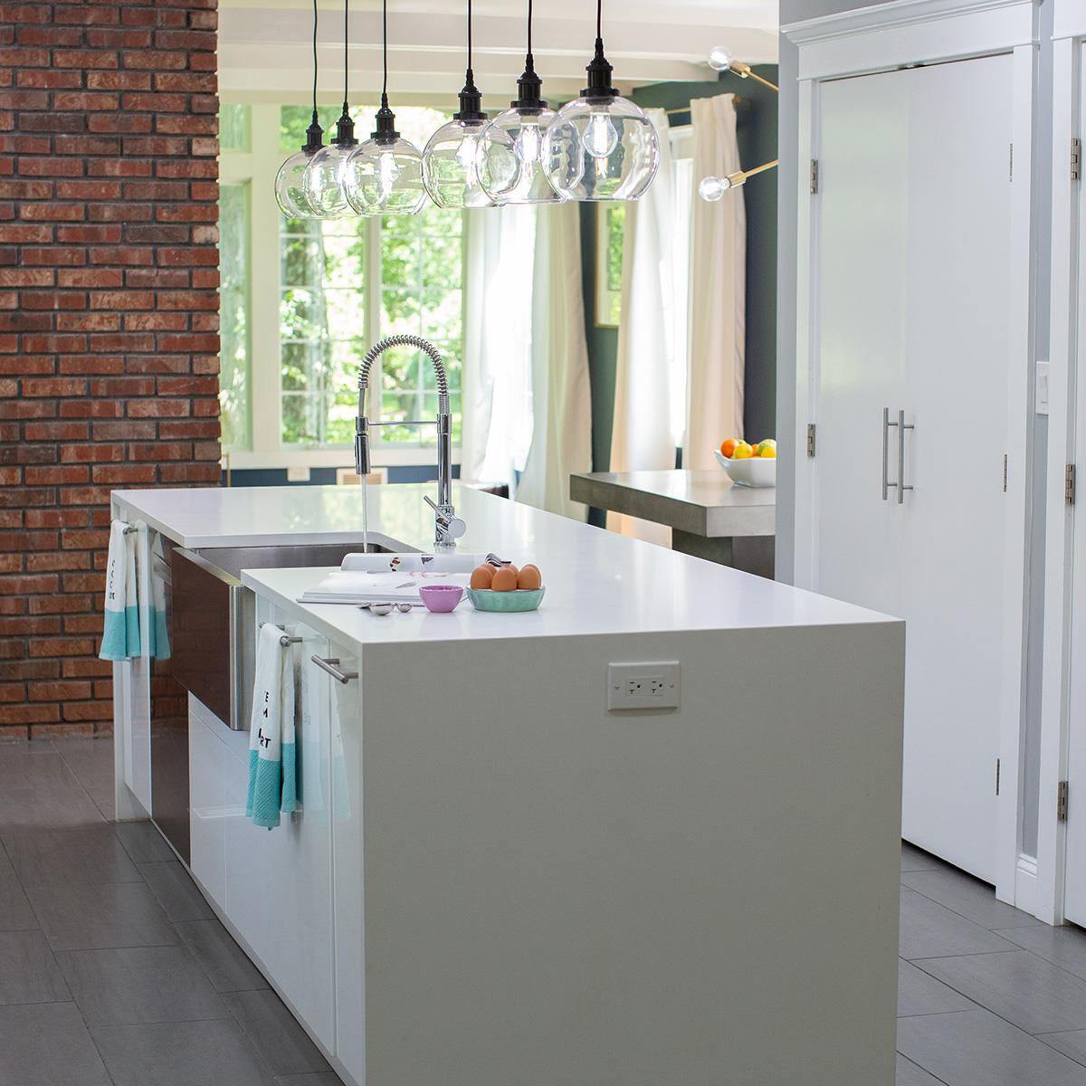 8 Watt 2200-6500K A19 LED Light Bulb,