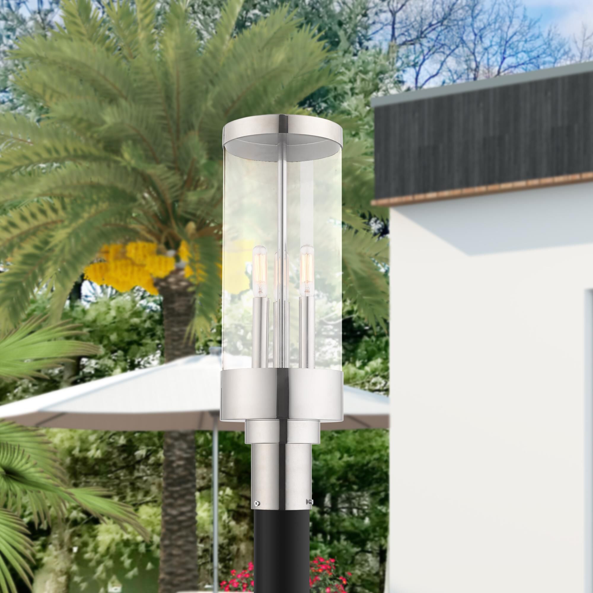 Shown in Polished Chrome finish and Clear glass