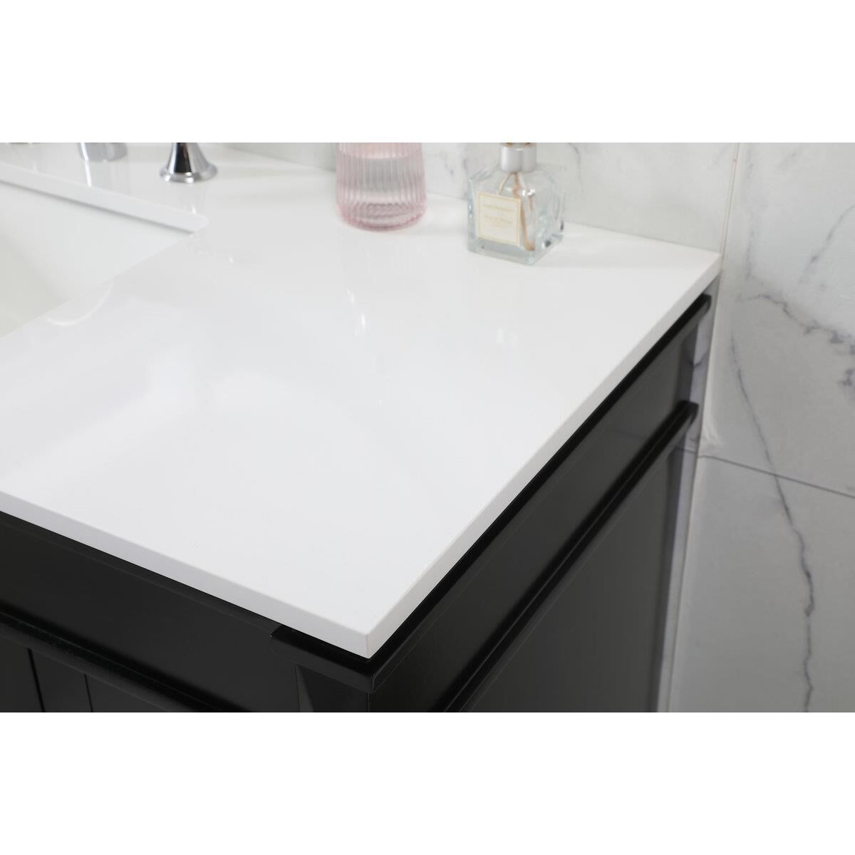 Shown in Black finish and No Backsplash accent