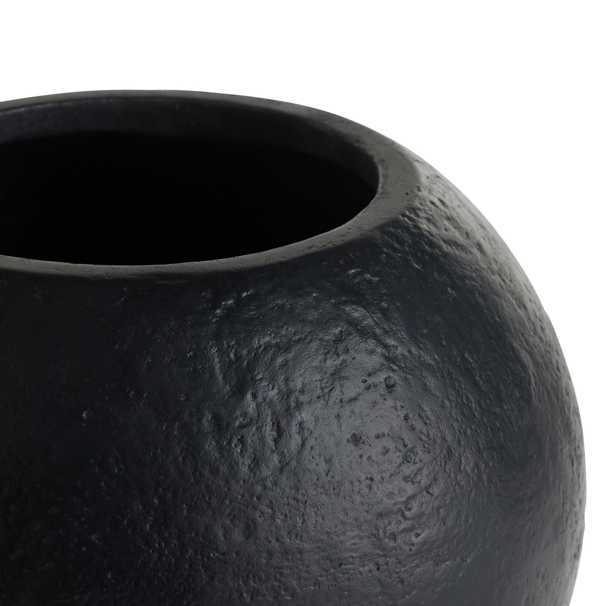 Shown in Matte Black finish