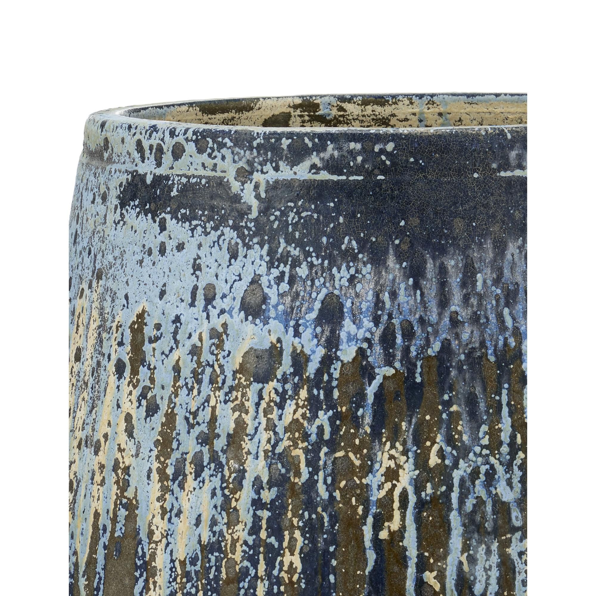 Shown in Greenish White, Blue Drip finish