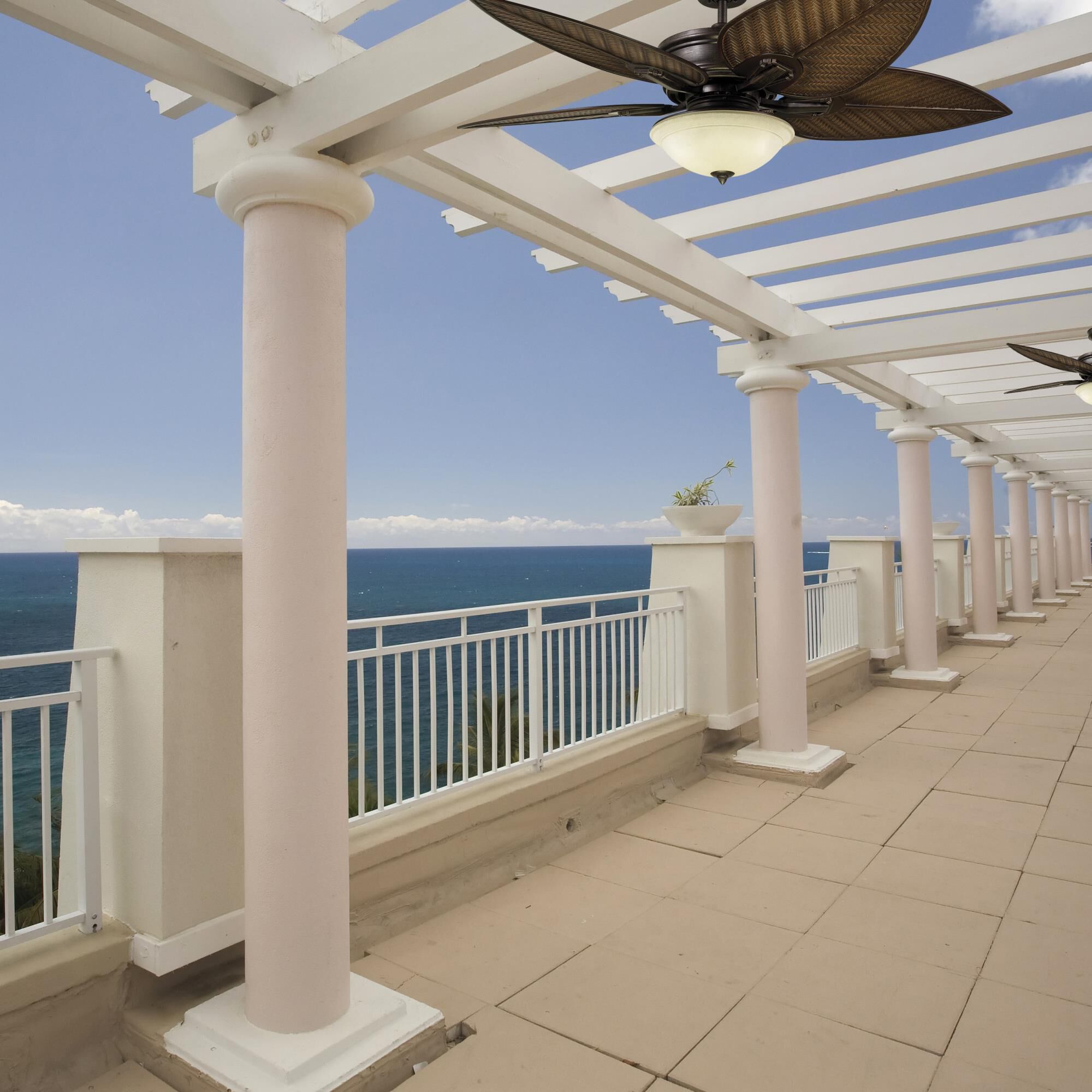 Shown in Distressed Bronze finish and White Mist glass