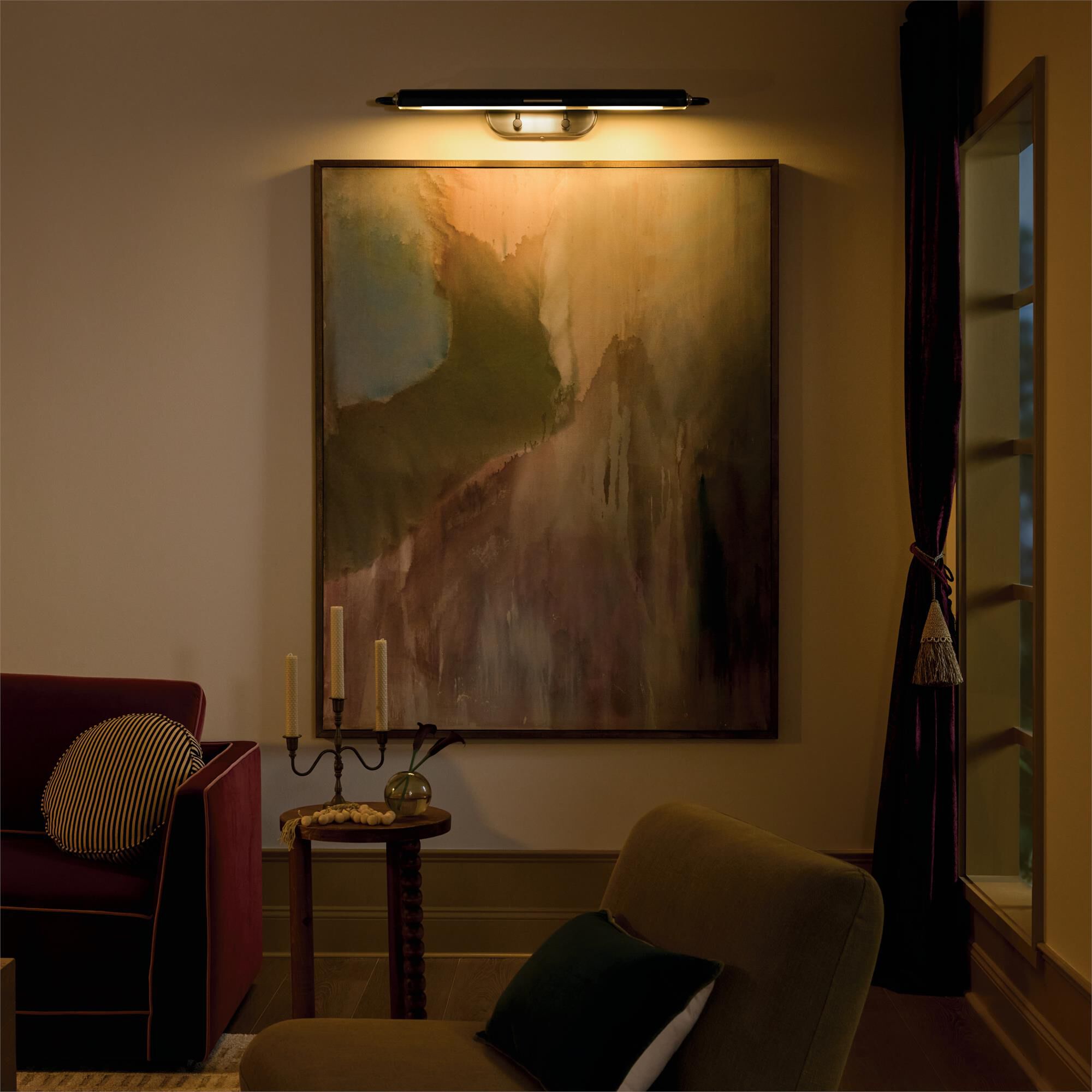 Shown in Black finish and Metal shade