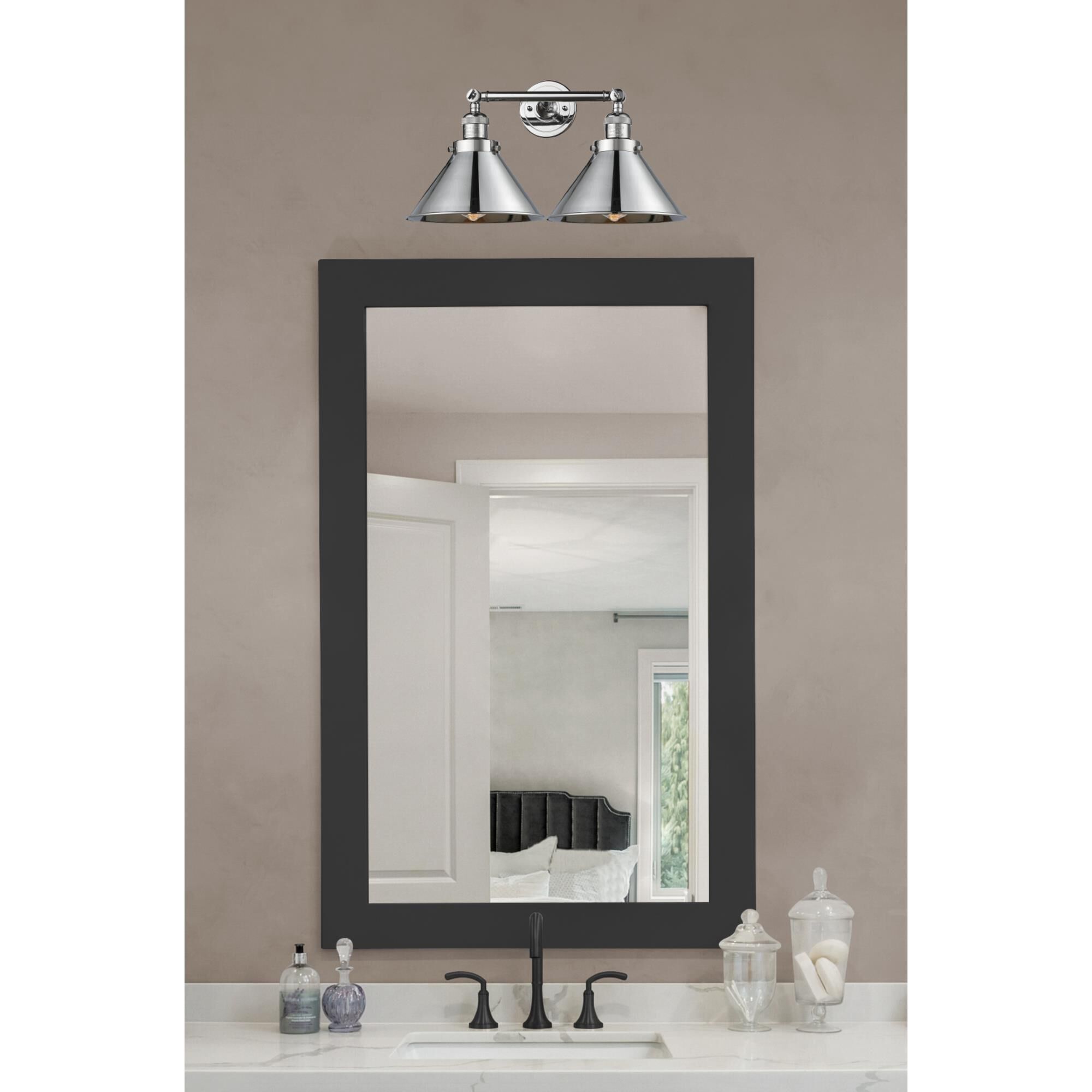 Shown in Polished Chrome finish and Polished Chrome shade