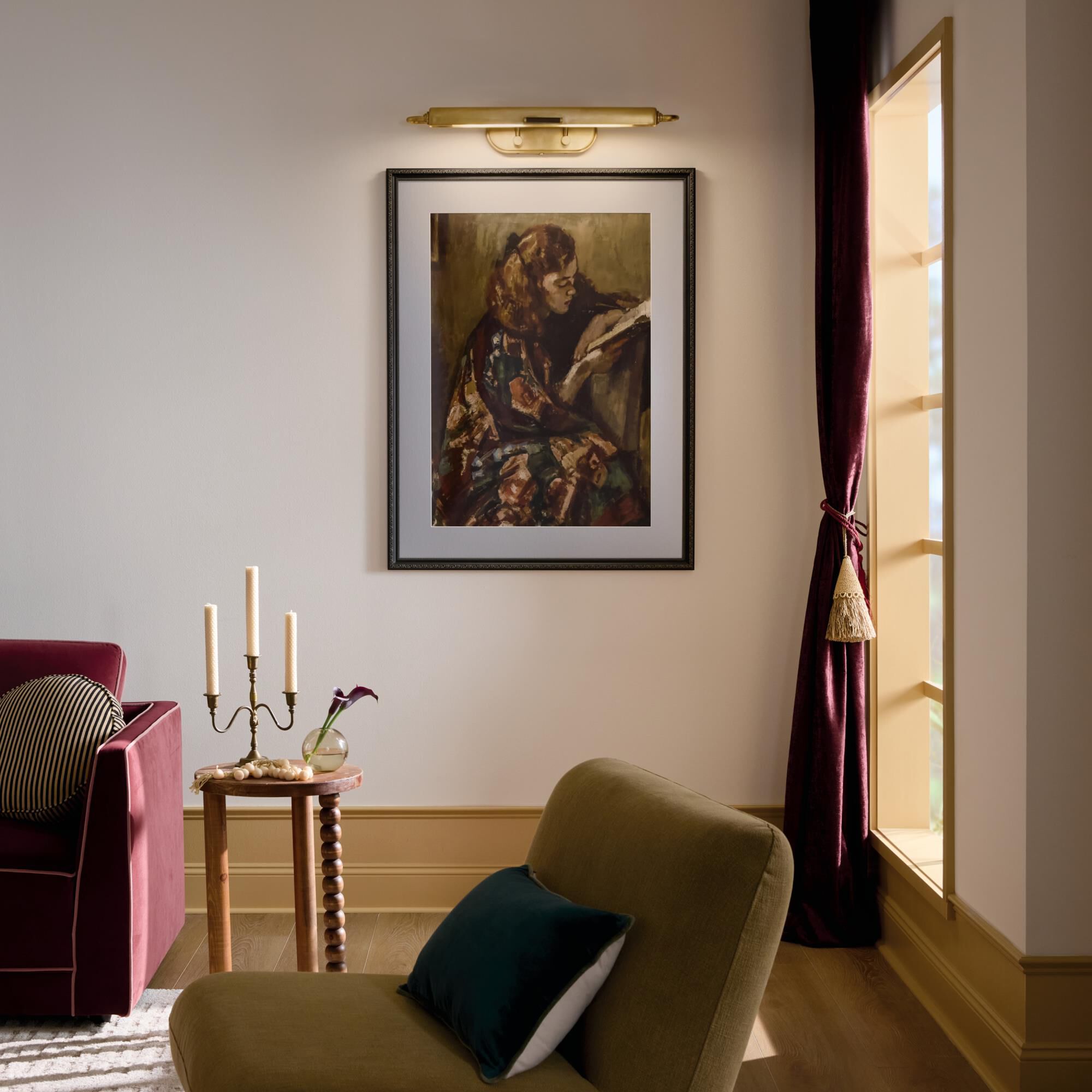 Shown in Lacquered Brass finish and Metal shade