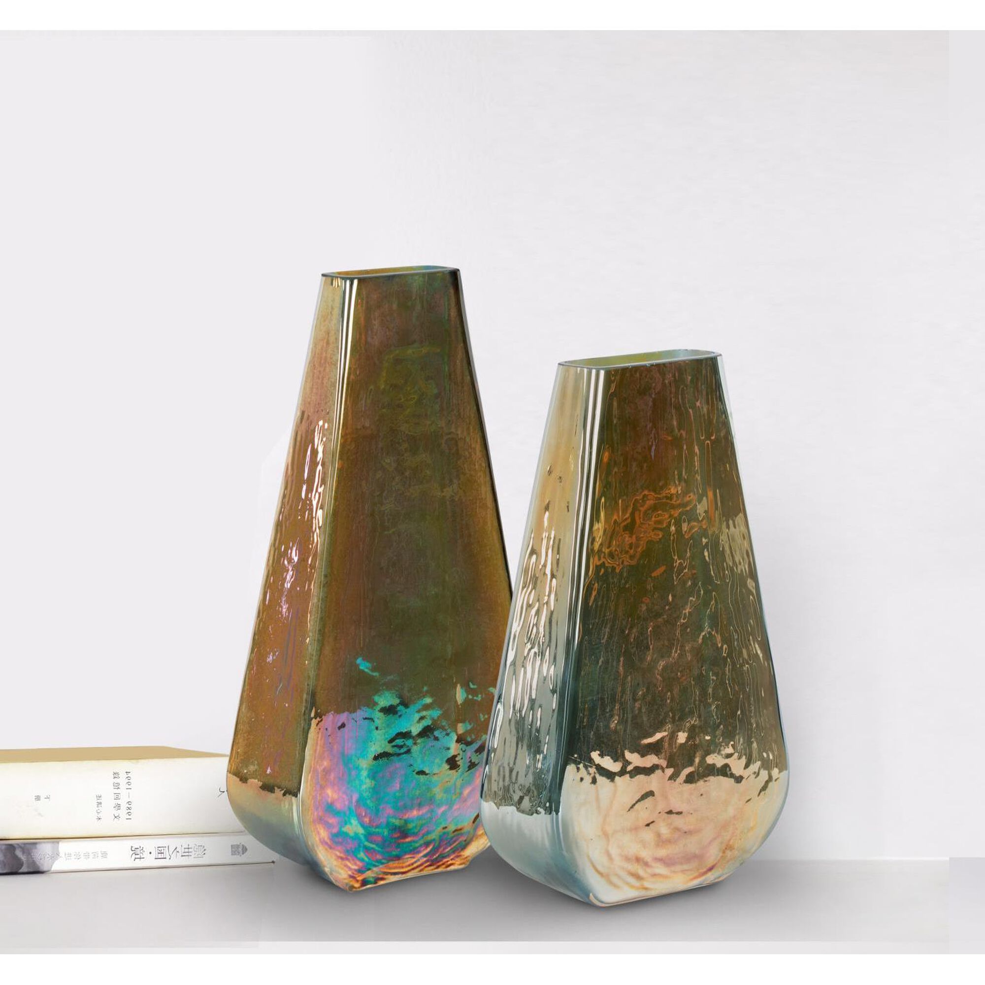 Shown in Iridescent finish