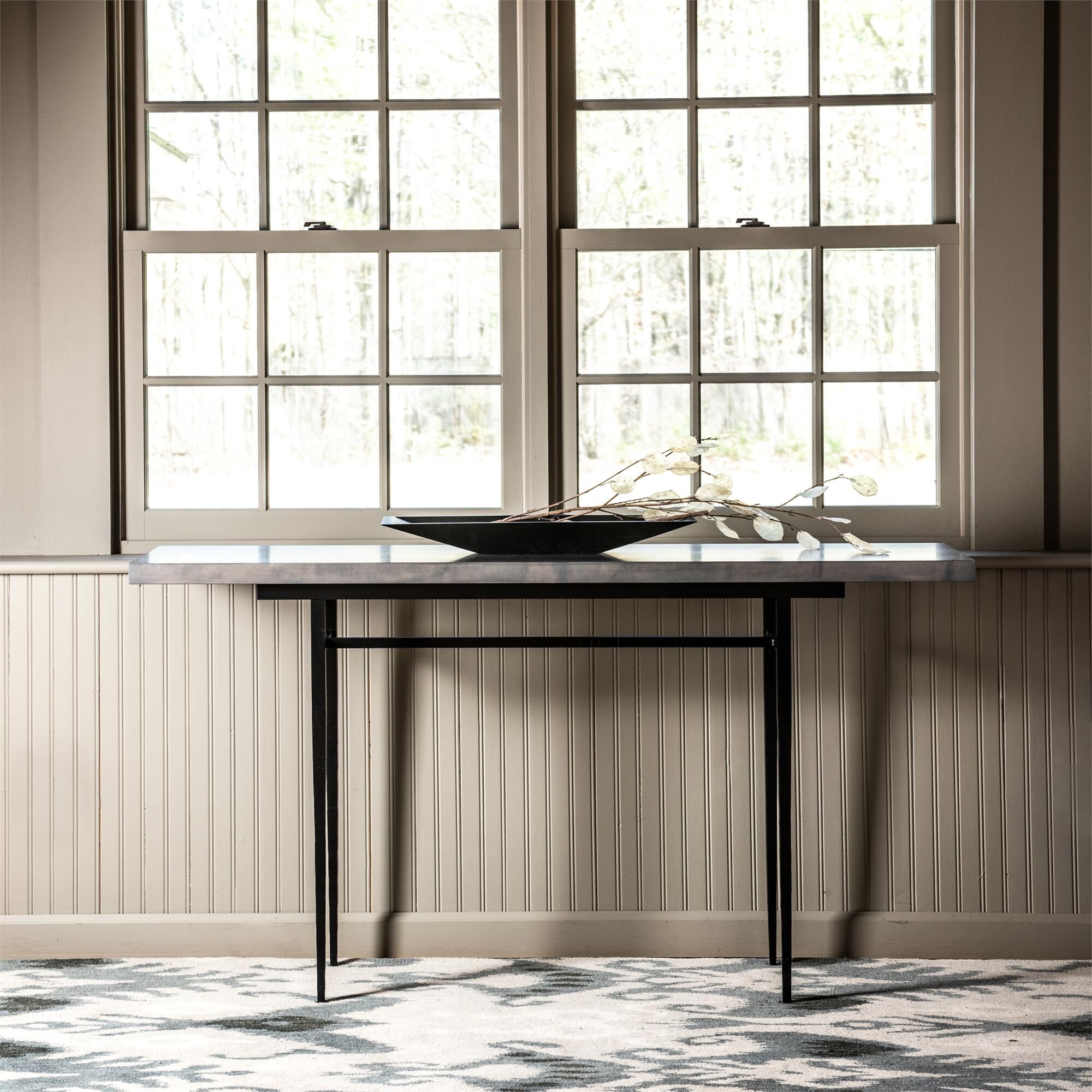 Shown in Black finish and Maple Grey accent