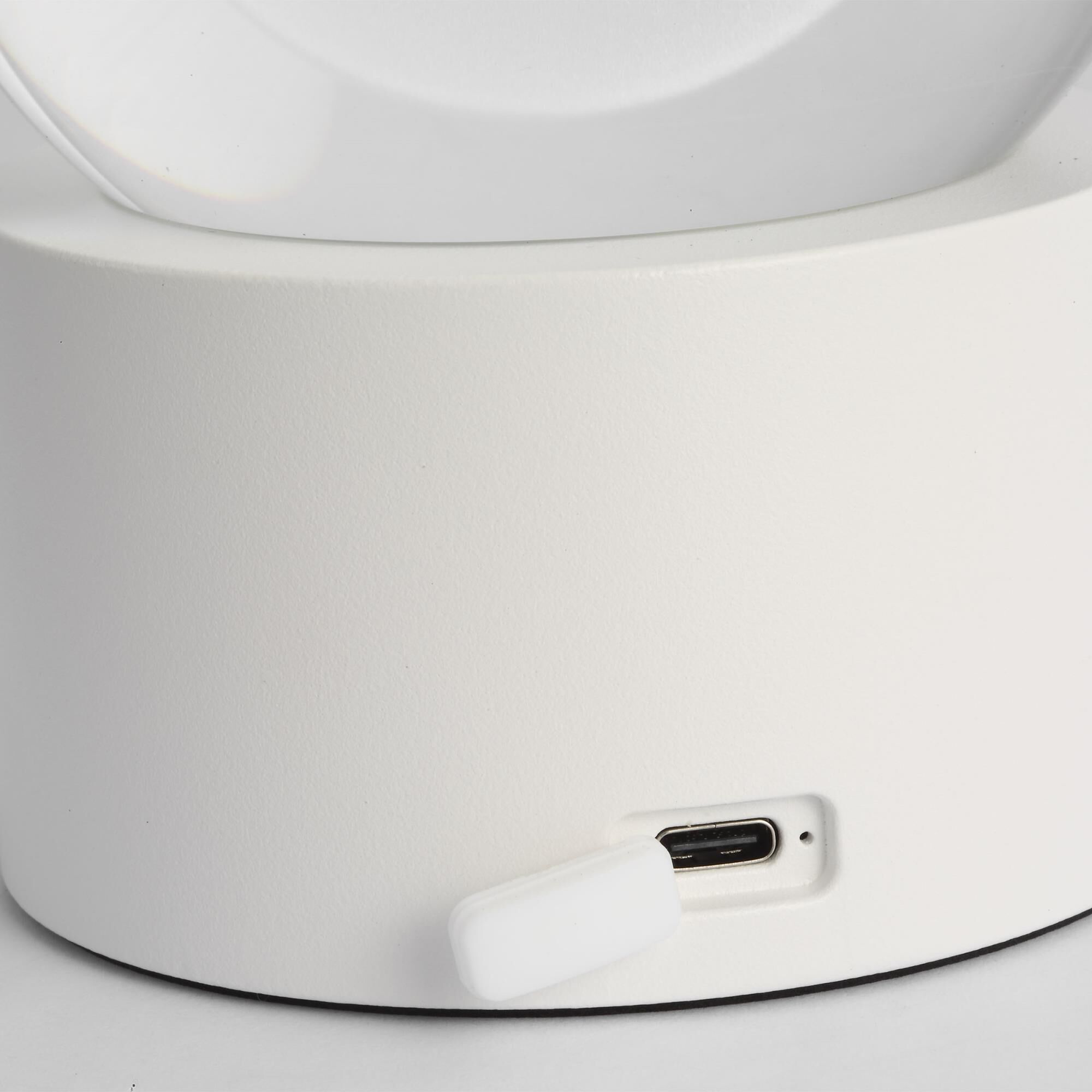 Shown in Matte White finish and Crystal glass