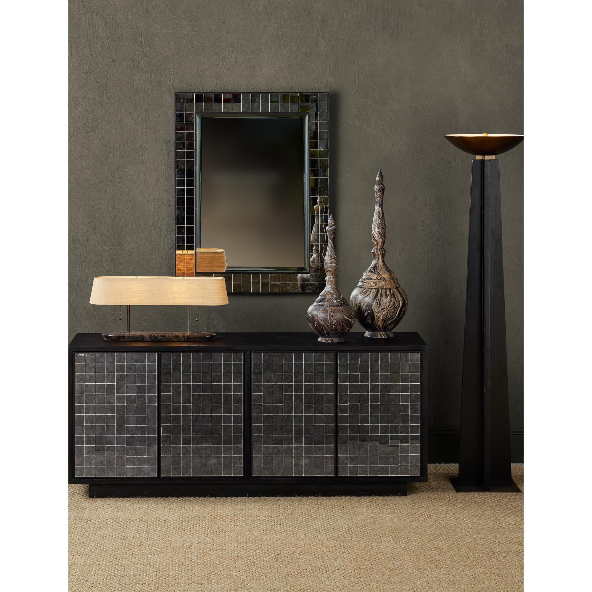 Shown in Black and Antique Brass finish and Antique Brass/Metal shade