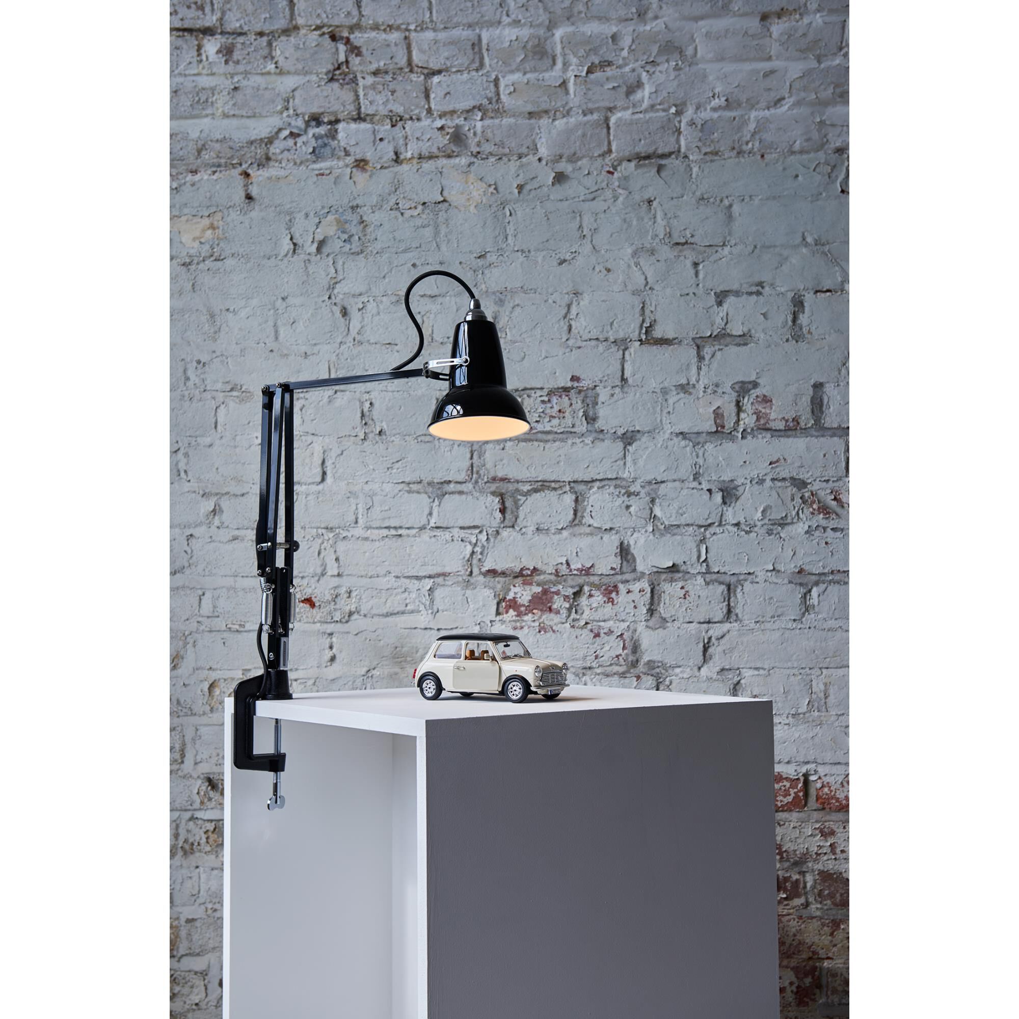 Shown in Jet Black finish and Steel shade