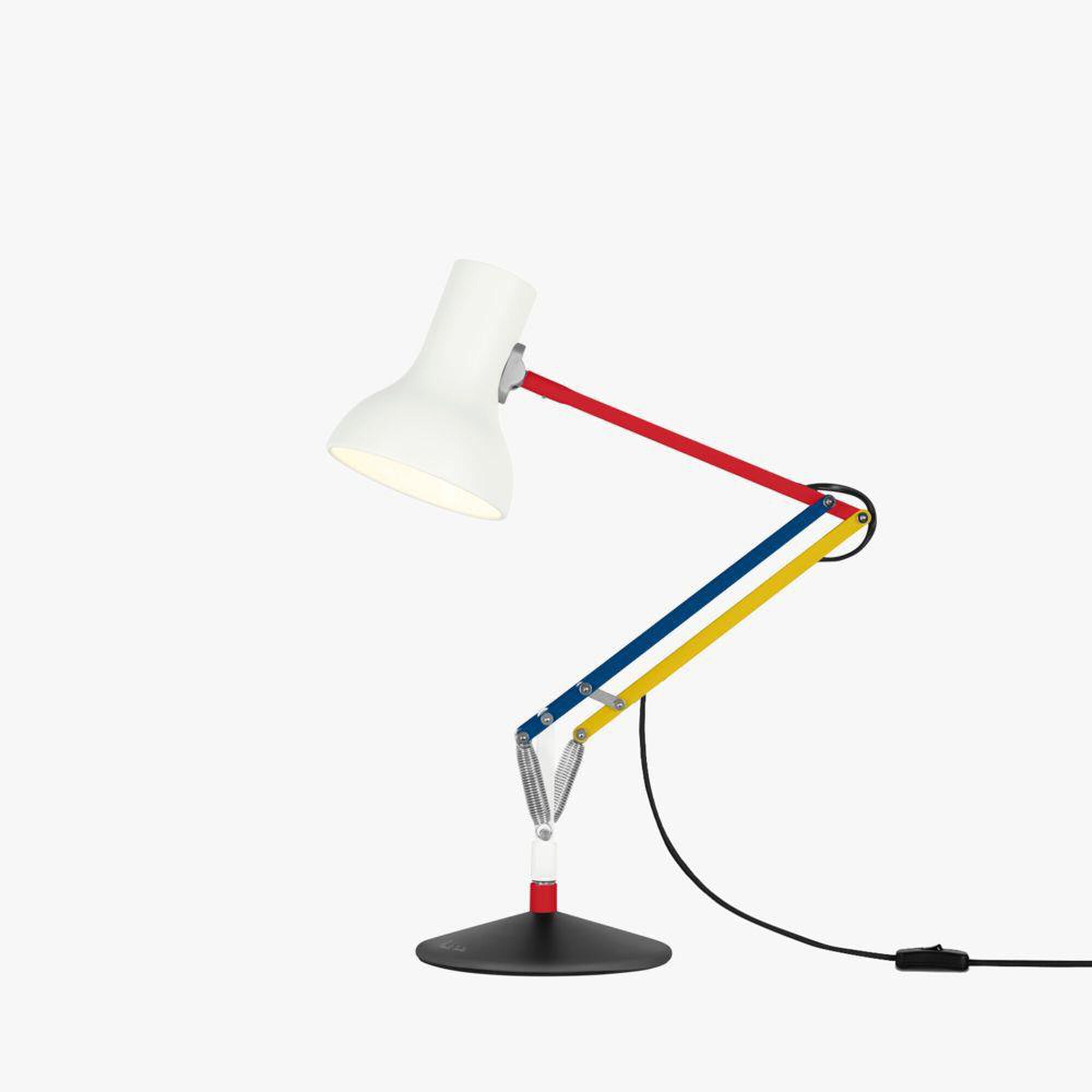 Shown in Edition 3 Multi finish and Aluminum shade