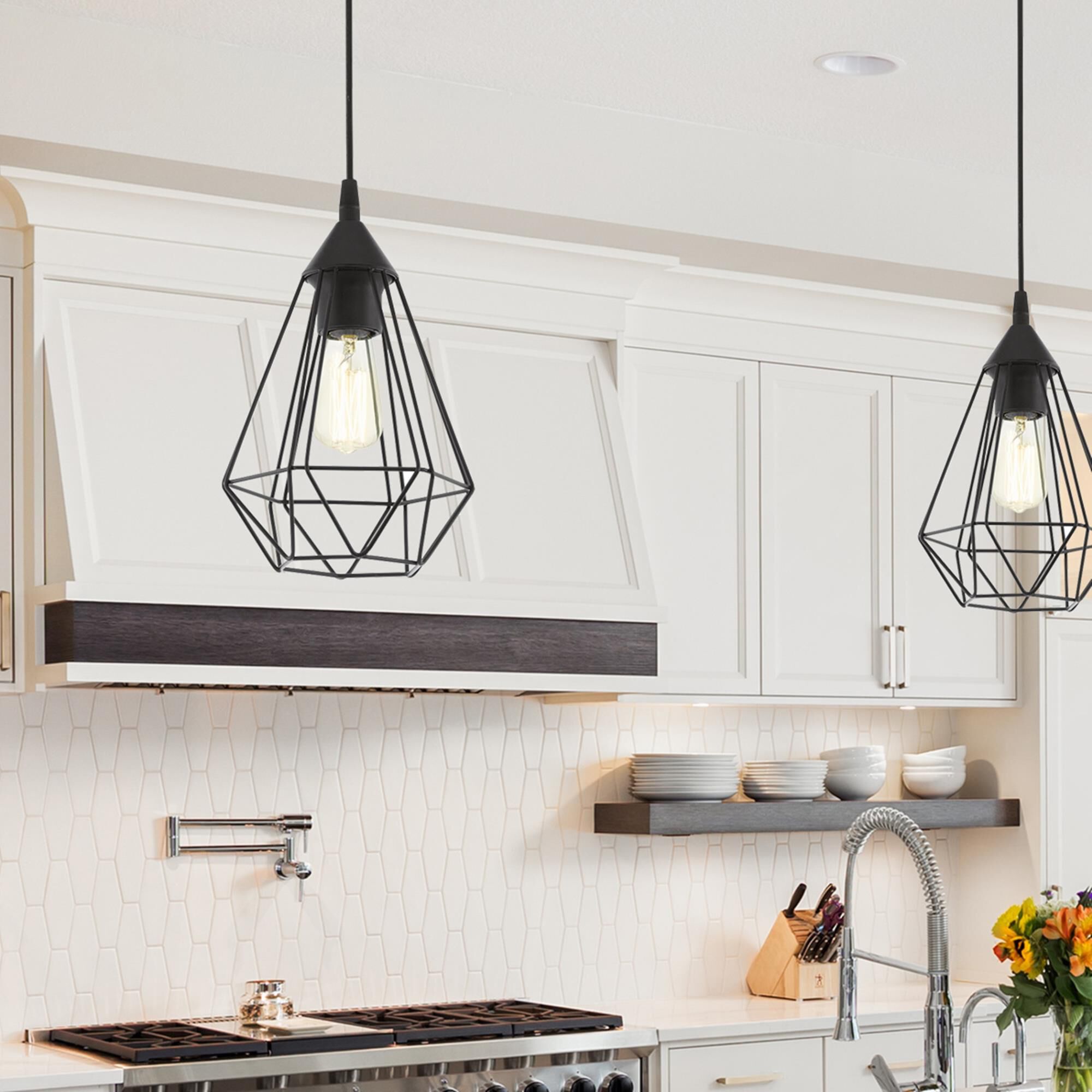 Shown in Matte Black finish and Metal shade