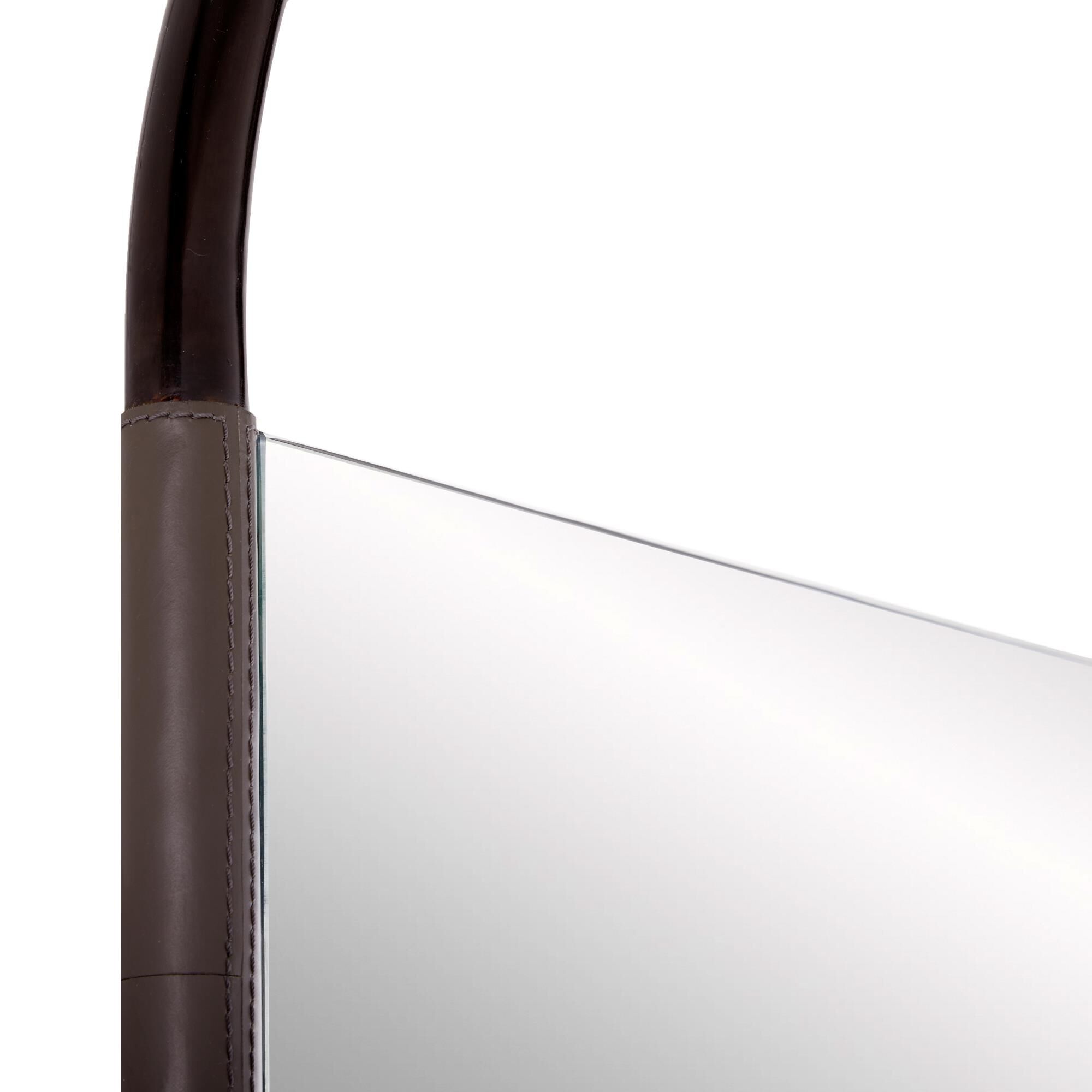 Shown in Graphite finish