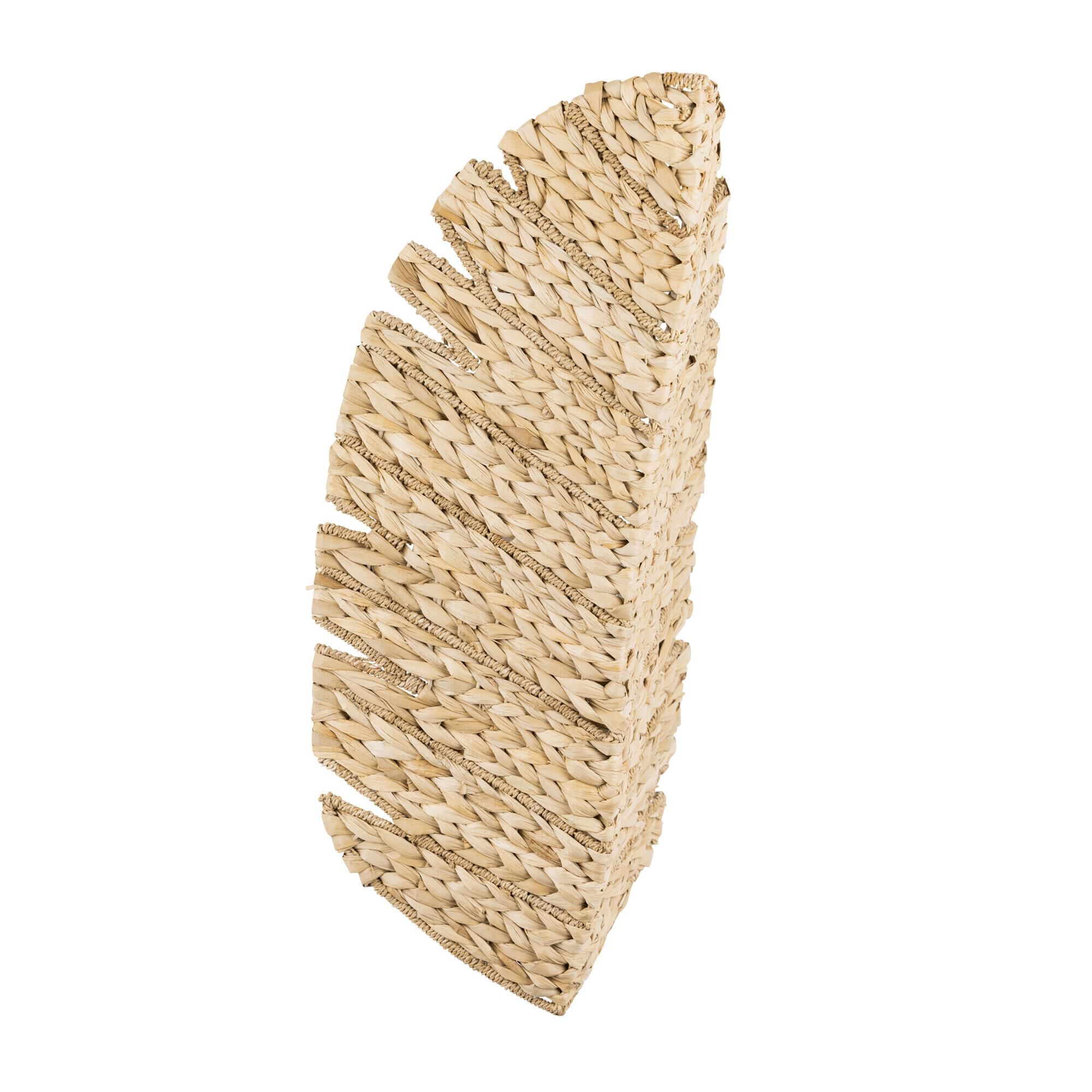 Shown in French Gold/Natural Seagrass finish and Natural Seagrass With Lampakanay Rope shade