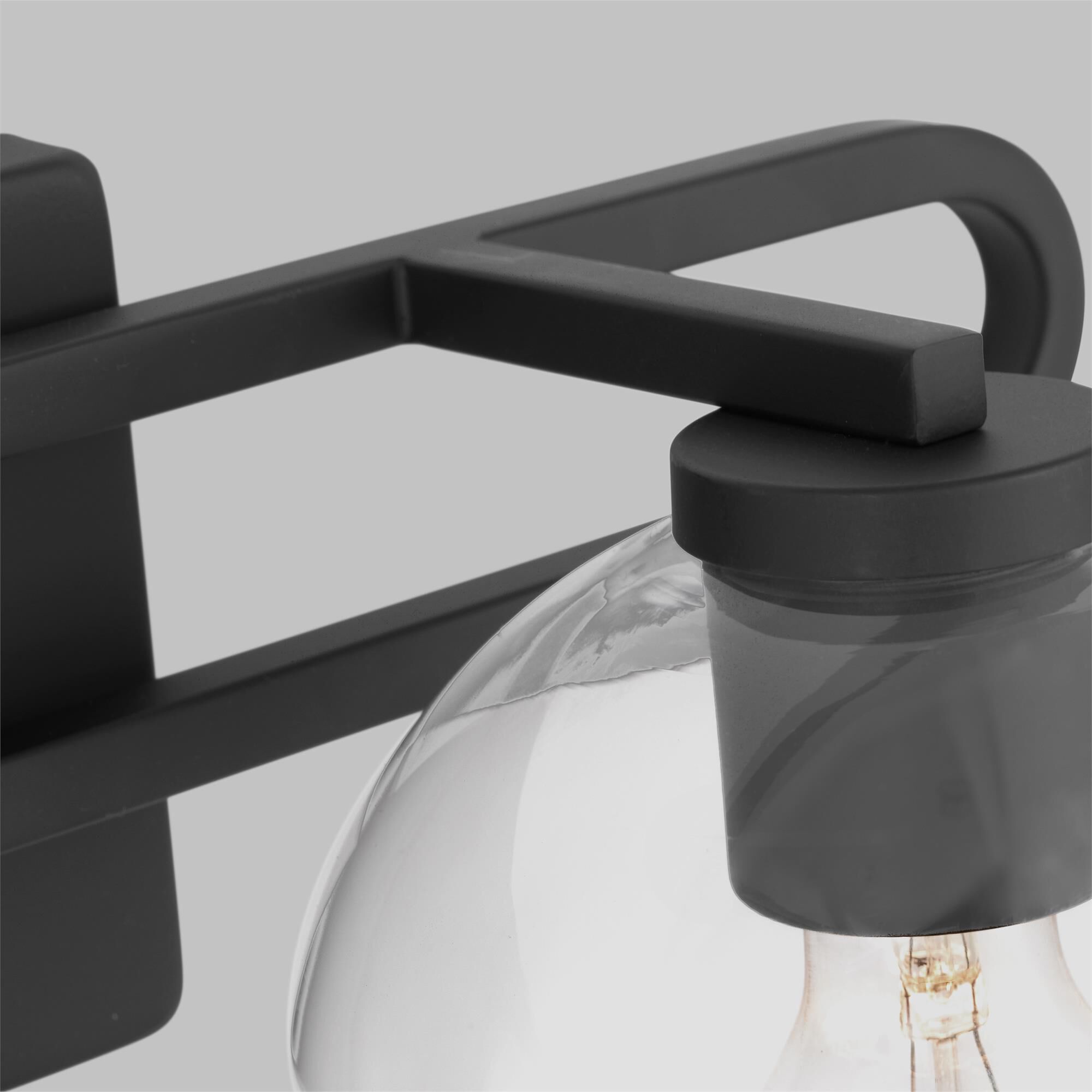 Shown in Midnight Black finish and Clear glass and Clear Glass shade