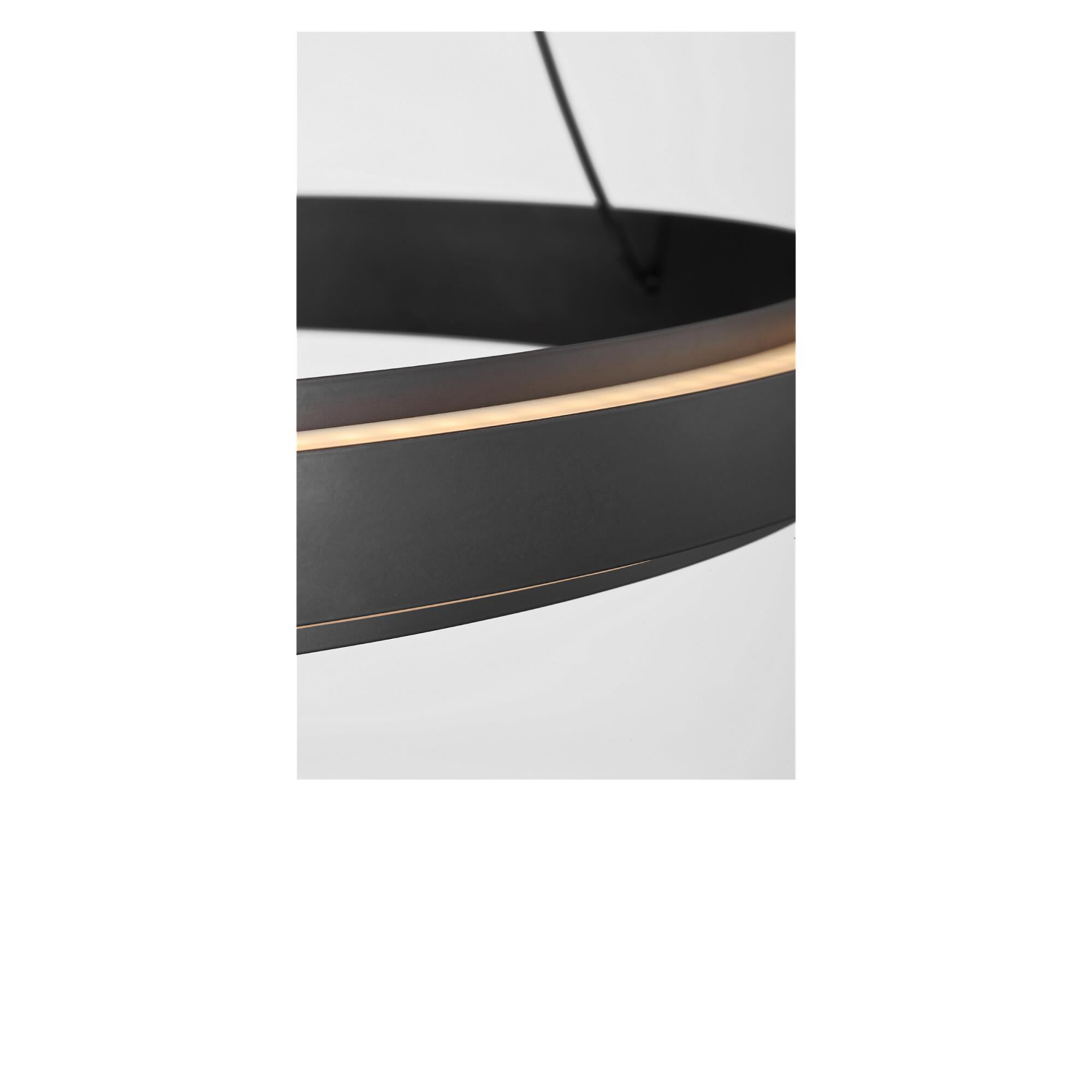 Shown in Midnight Black finish and Silicone Diffuser shade