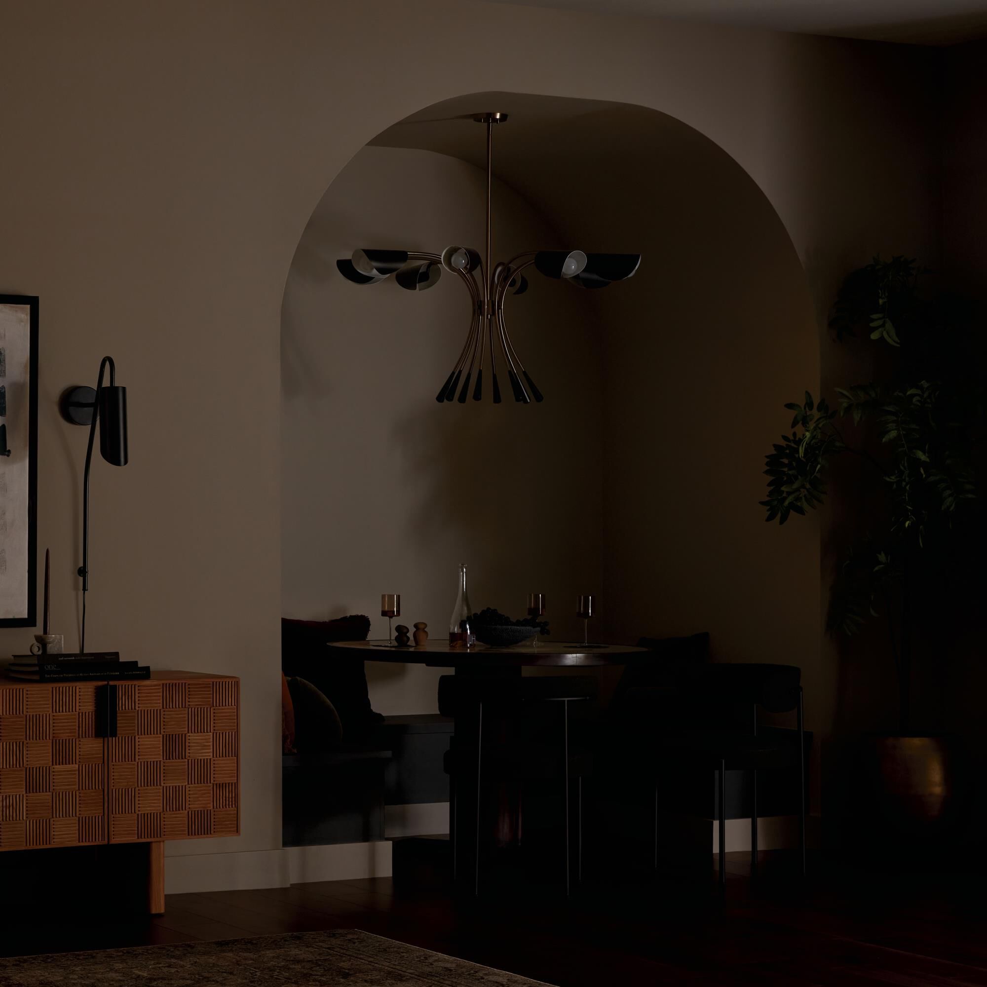 Shown in Champagne Bronze with Black finish and Metal and Unique shade