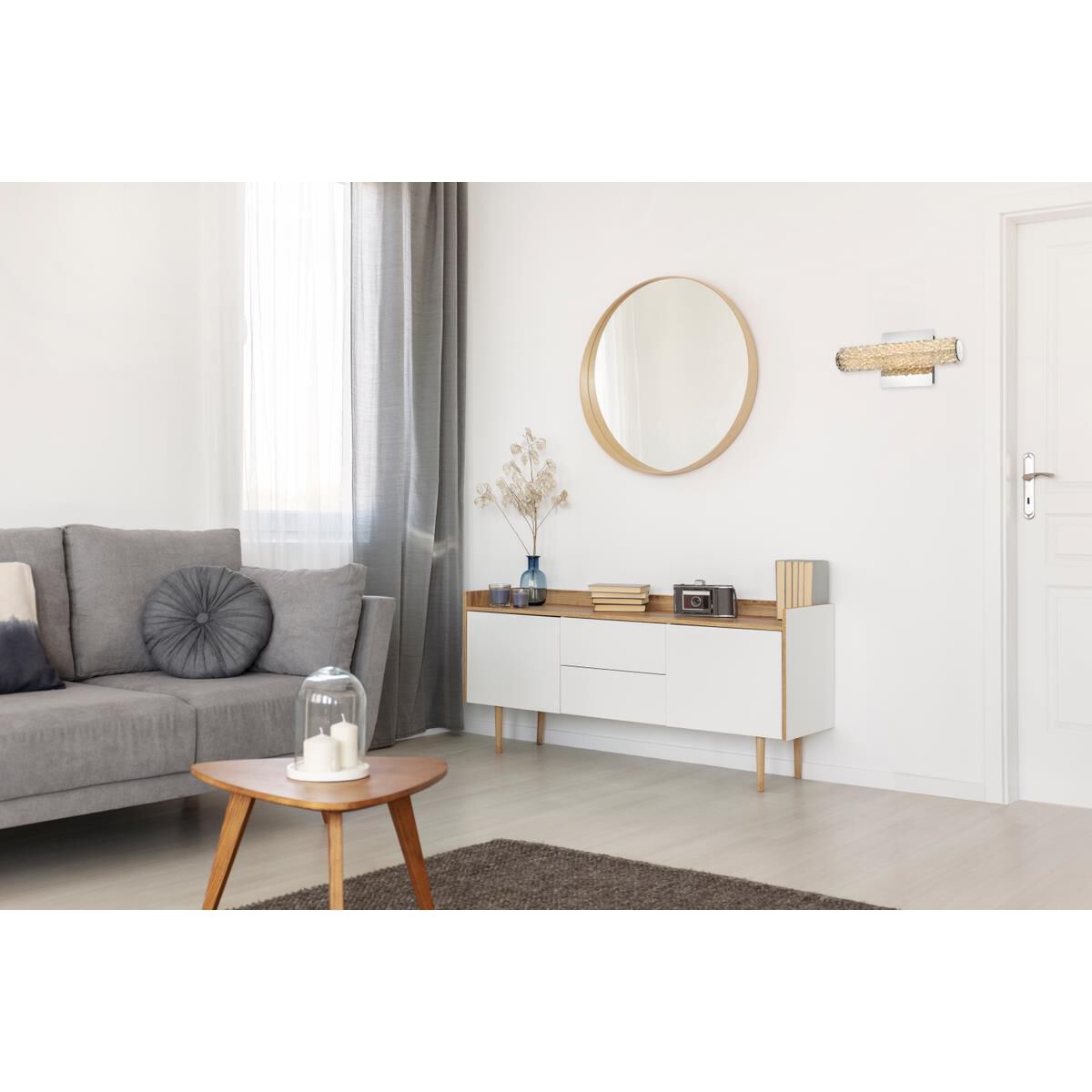 Shown in Chrome finish and Clear Royal Cut crystal