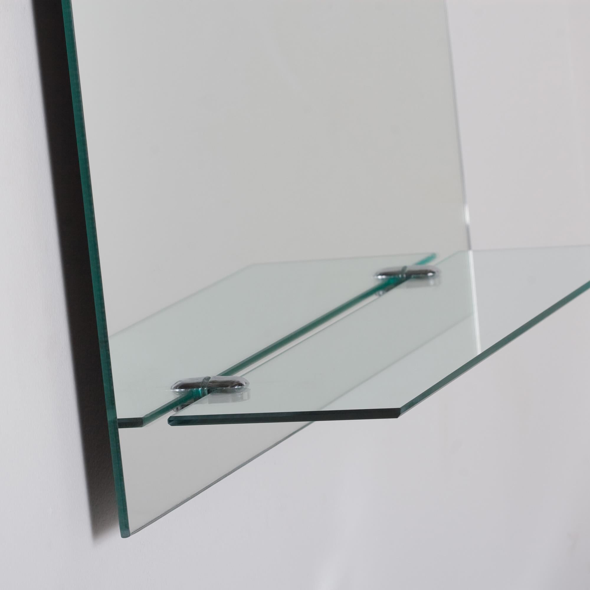 Shown in Mirror finish