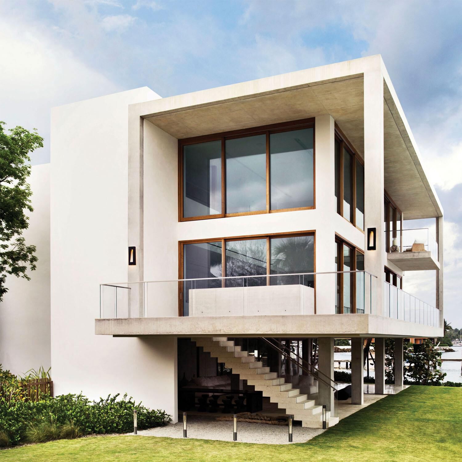 Shown in Satin Black finish and Etched  Lens glass