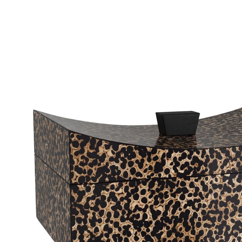 Shown in Black and Ivory finish