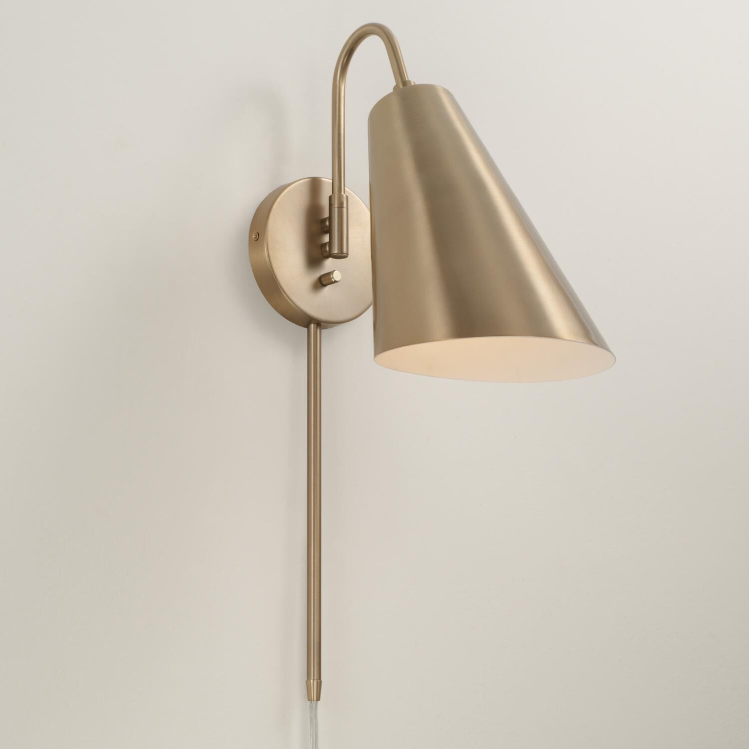 Shown in Matte Brass finish and Matte Brass Metal with White Interior shade