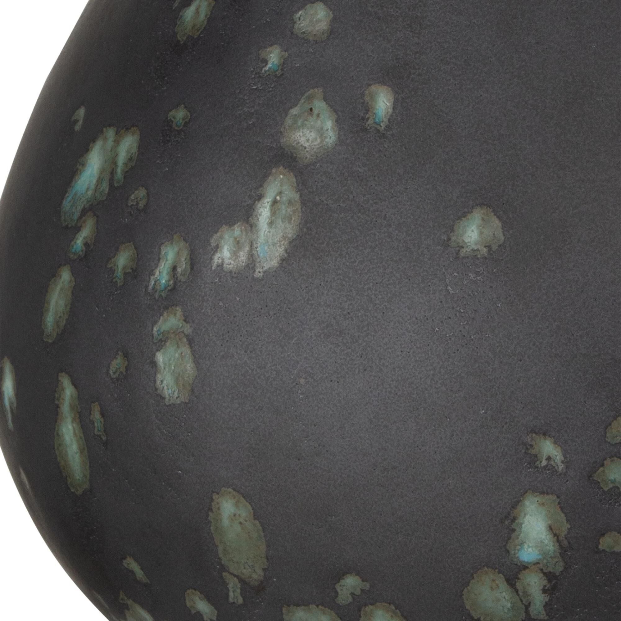 Shown in Distressed Green finish and Round With Liner shade