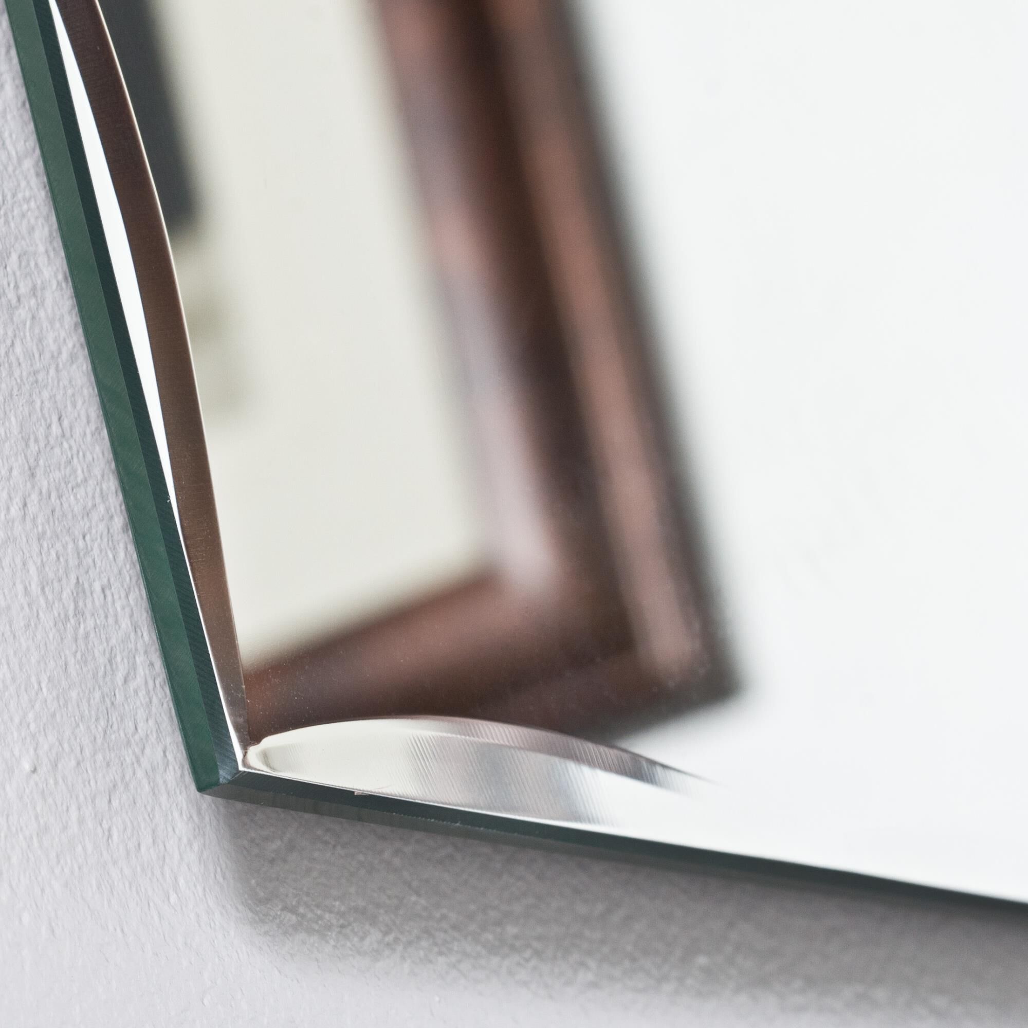 Shown in Mirror finish