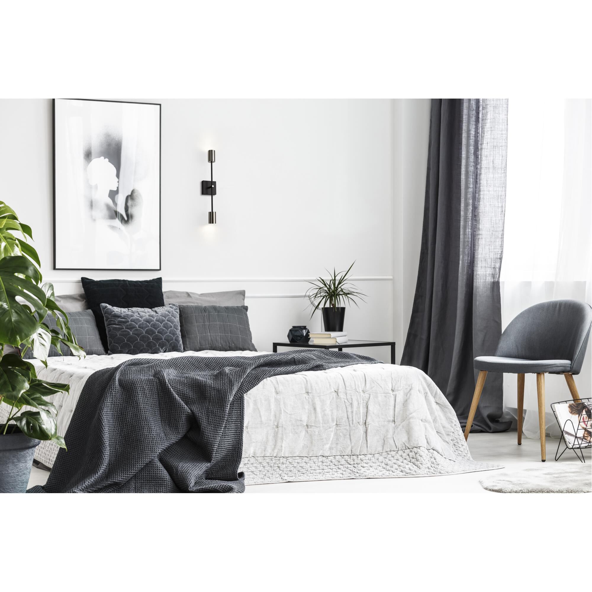 Shown in Mate Black and Polished Nickel finish