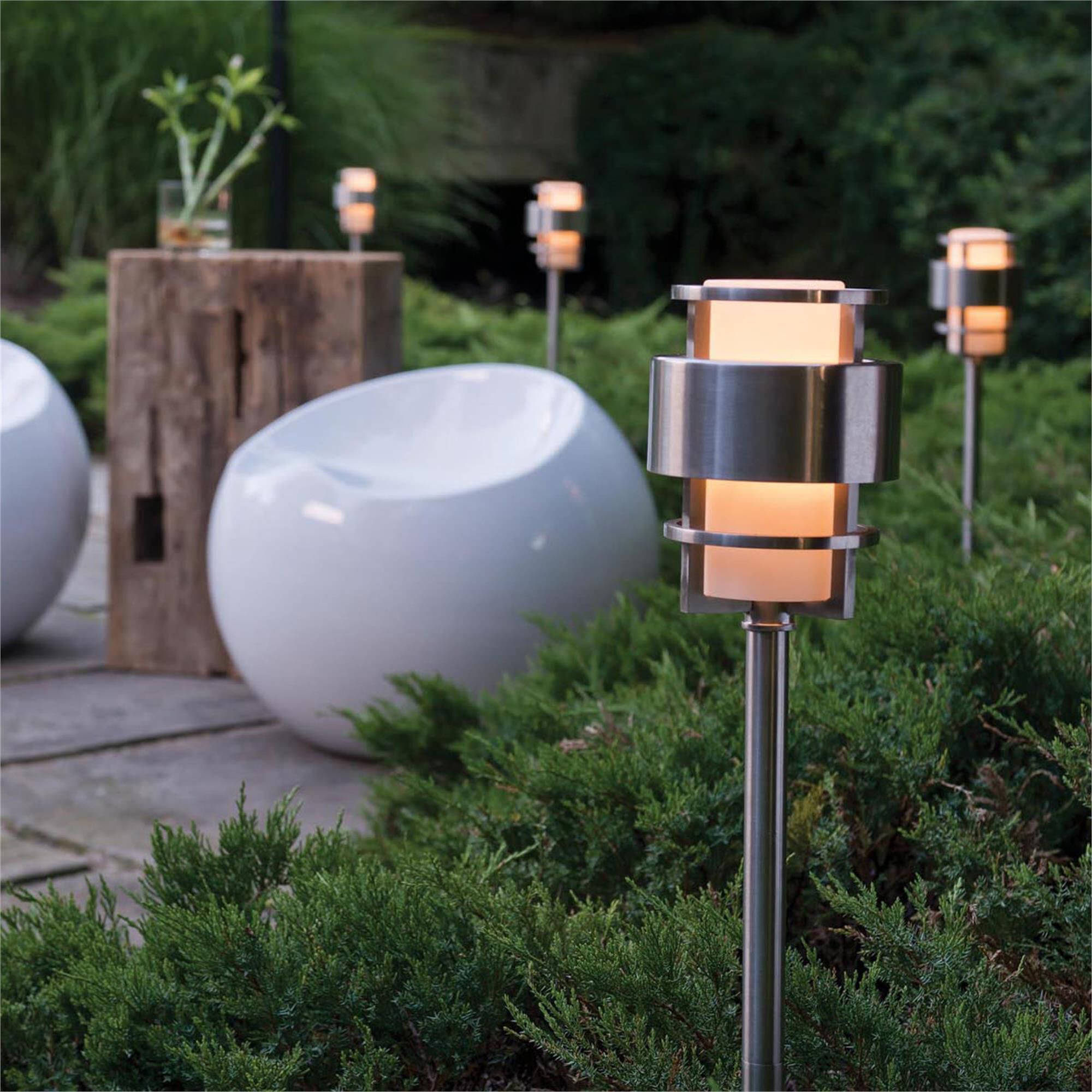 Saturn 10 Inch Decorative Pathway Light,