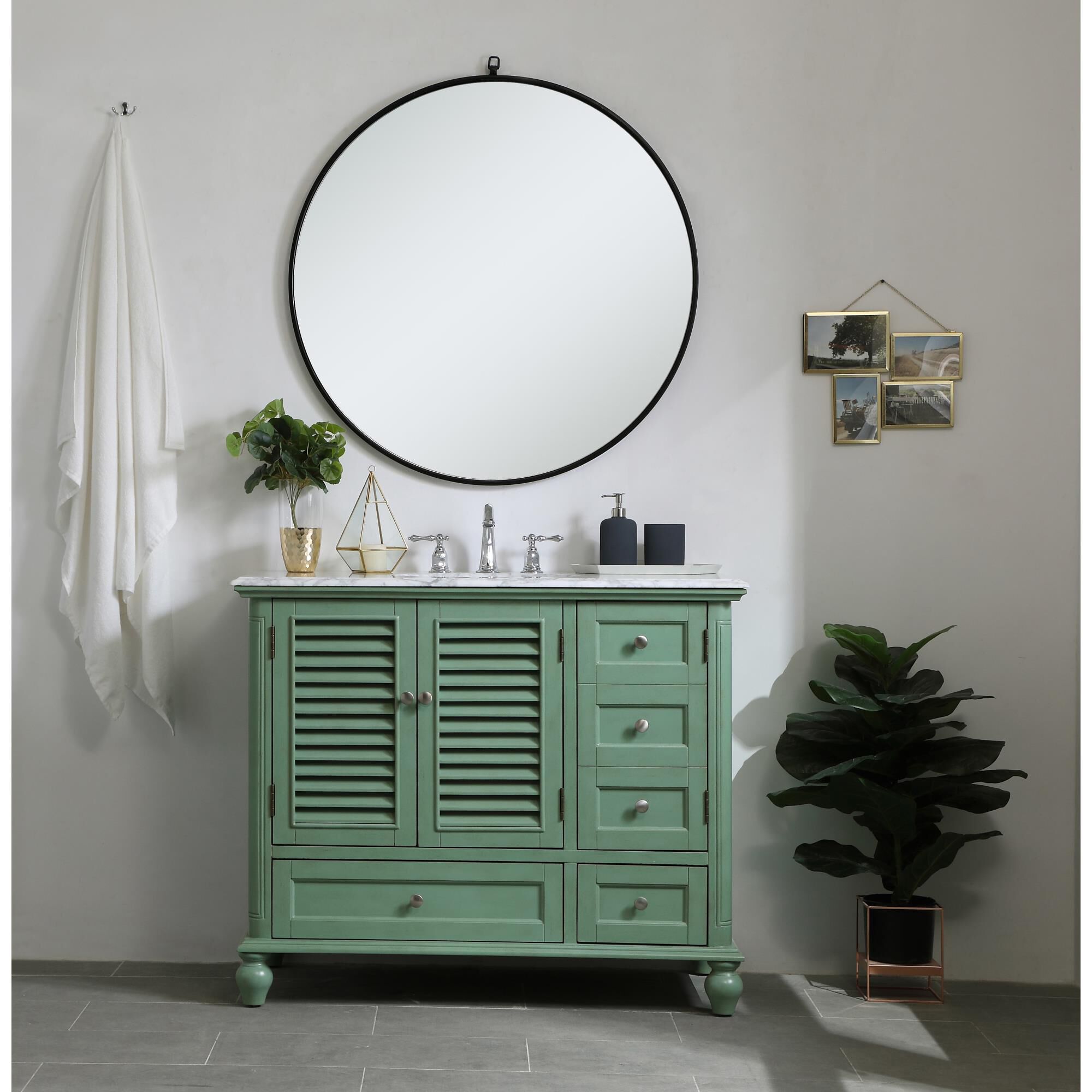 Shown in Vintage Mint finish