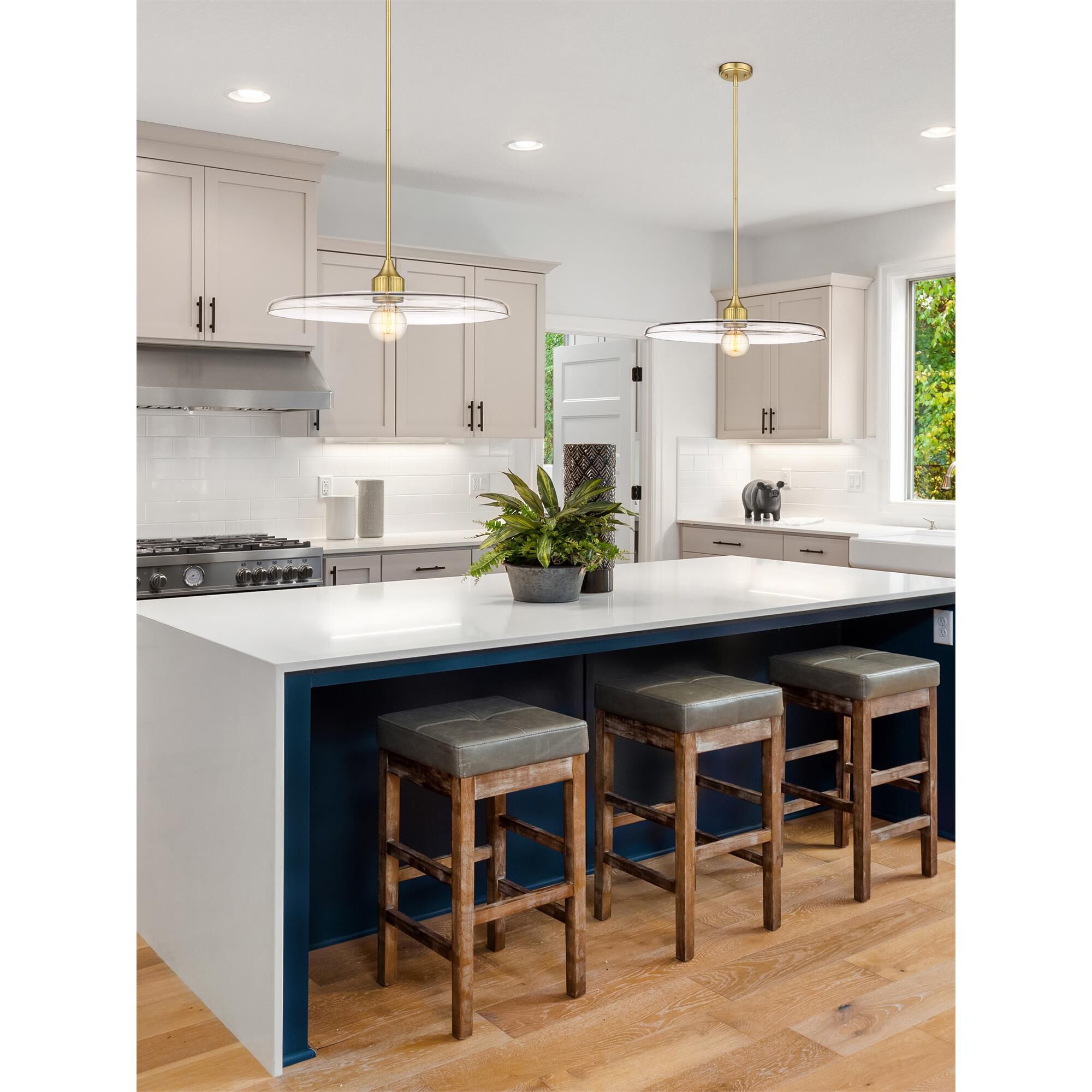 Shown in Olde Brass finish and Clear glass